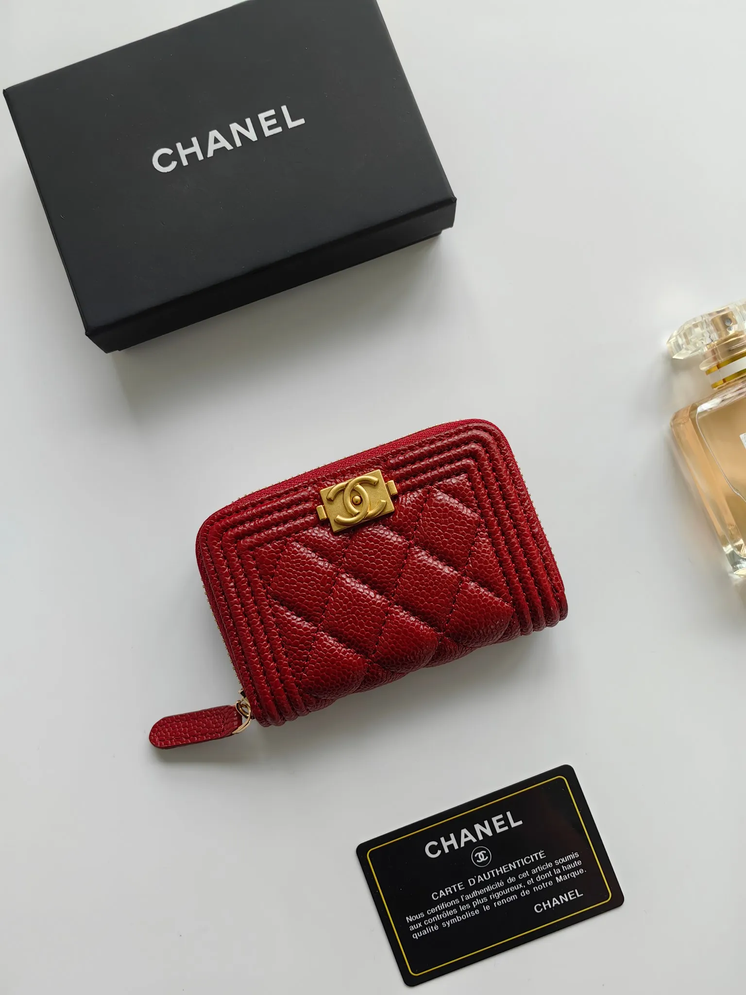 ￥120 Chanel card holder❤Coin purse️❤️Full leather inside and outside. Counter style. Impeccable workmanship details. Adhere to high quality. Style number: A84433 Size: 11.5x8cm