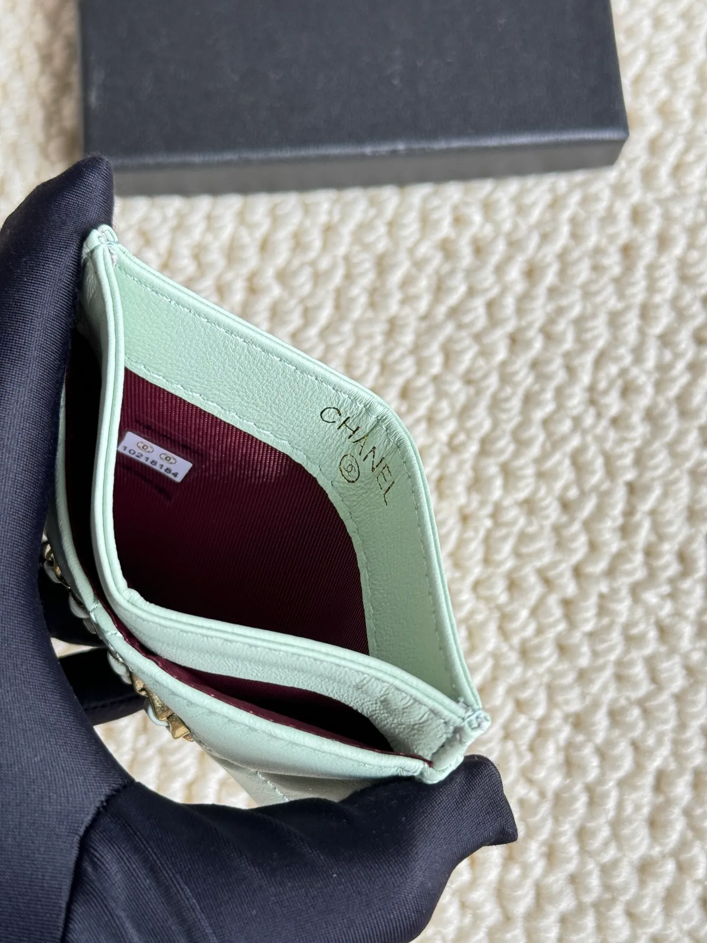 💰100 chanel classic sheepskin card bag Chanel counter new card holder👍 Model number: AP2364 Size: 7.5 × 11.2 × 0.5 cm 😍😍Fine workmanship and high-end quality