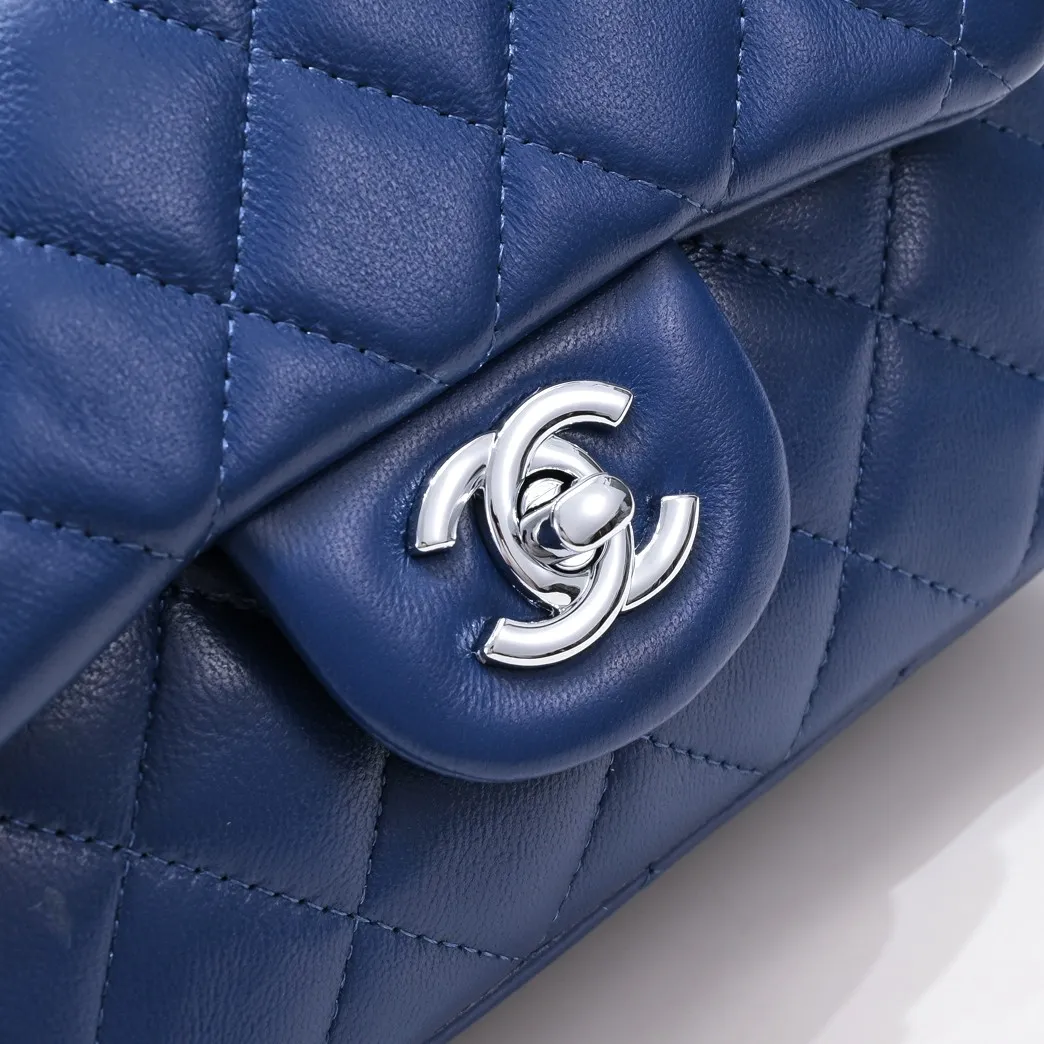 💰310￥Dark blue Chanel🔺🚴🏼💸Choose high-quality sheepskin🌺Original split version and made one to one 💯The hand feel is first-class, 🌲The camera-shaped inspired design fully embodies perfection! [Qiang] [Qiang] Integrates art and practicality, [Ladybug] Gorgeous and low-key plump 💯📨📨Classic is irresistible, ♒ You have to receive it to understand ✈✈🍭🍭Insist on high quality and low price🐟🐟, model number: 1115, size: 17.5*13*5 cm