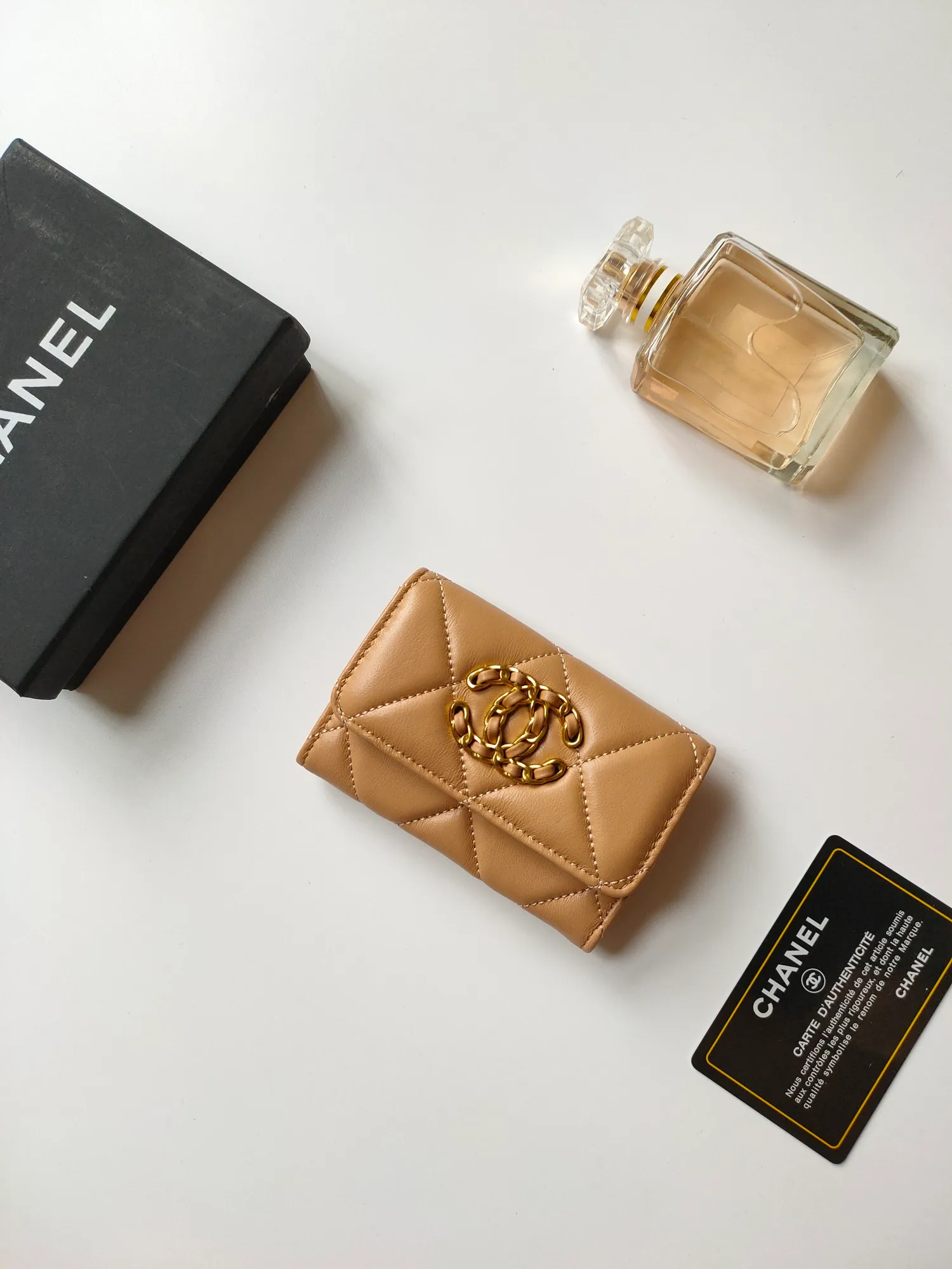 💰120💰CHANEL New Flap Coin Purse [Color][Color][Color] This year’s latest logo is paired with a large rhombus, using imported lambskin and retro hardware...❤️This card holder has a large capacity. It can hold about 1,000 yuan at a 20% discount of 100 yuan, and it can also hold 2.3 cards. ❤️❤️❤️It is very practical! Model number AP3600 size 11*8.5*3cm