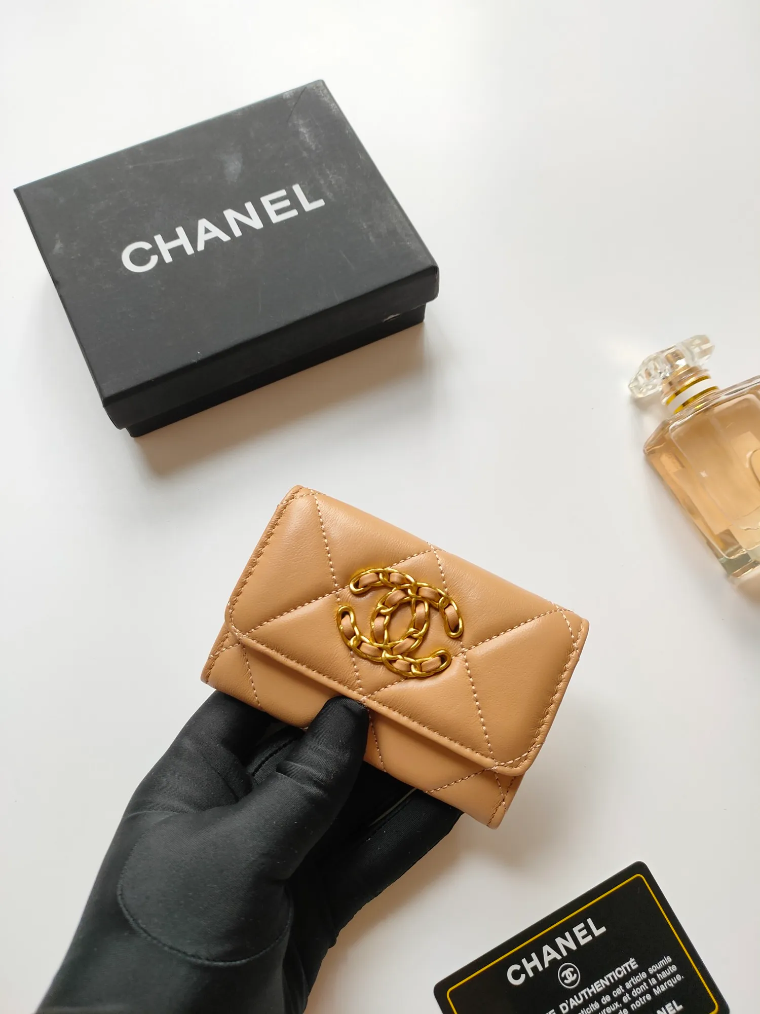 💰120💰CHANEL New Flap Coin Purse [Color][Color][Color] This year’s latest logo is paired with a large rhombus, using imported lambskin and retro hardware...❤️This card holder has a large capacity. It can hold about 1,000 yuan at a 20% discount of 100 yuan, and it can also hold 2.3 cards. ❤️❤️❤️It is very practical! Model number AP3600 size 11*8.5*3cm