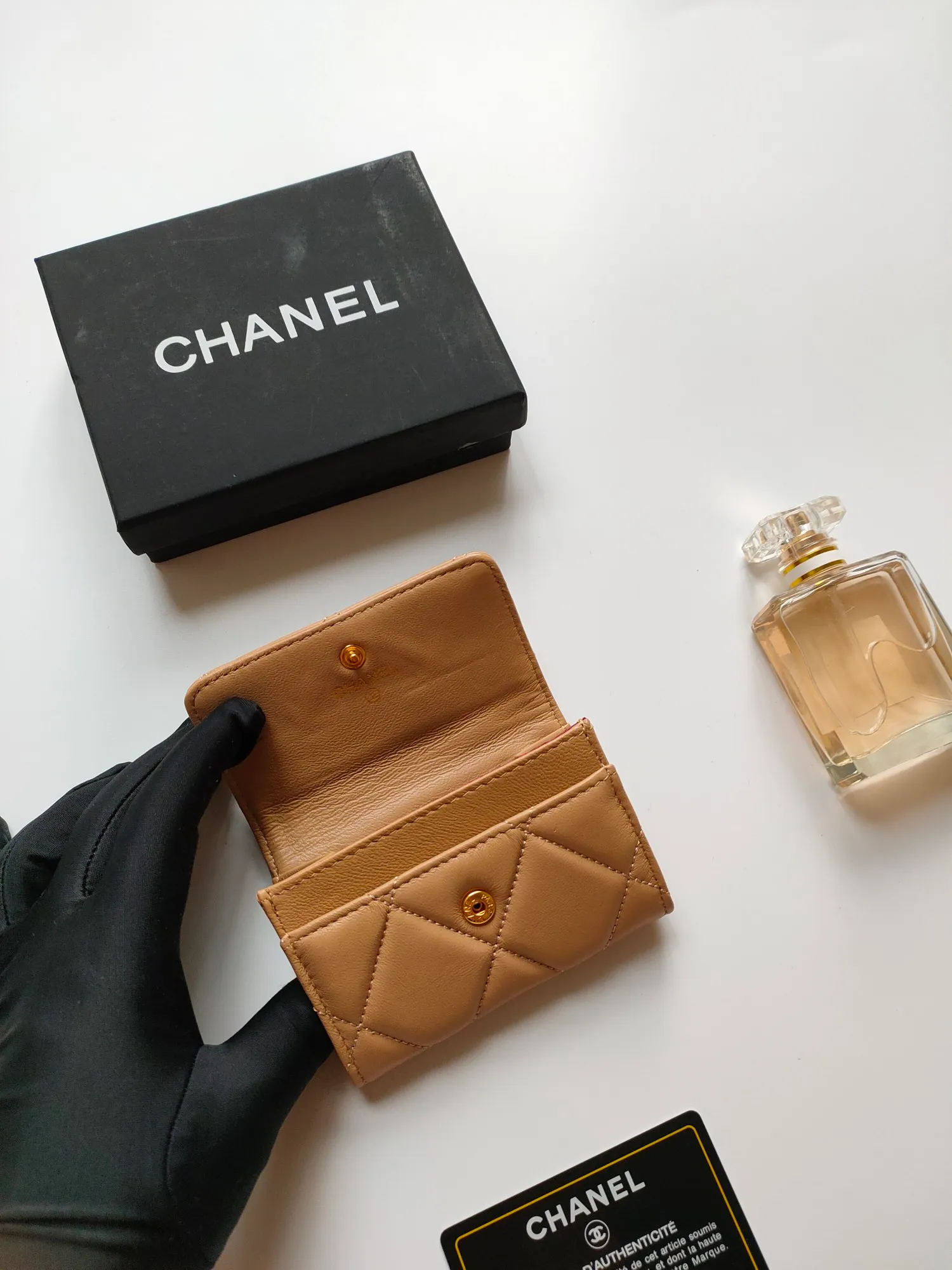 💰120💰CHANEL New Flap Coin Purse [Color][Color][Color] This year’s latest logo is paired with a large rhombus, using imported lambskin and retro hardware...❤️This card holder has a large capacity. It can hold about 1,000 yuan at a 20% discount of 100 yuan, and it can also hold 2.3 cards. ❤️❤️❤️It is very practical! Model number AP3600 size 11*8.5*3cm