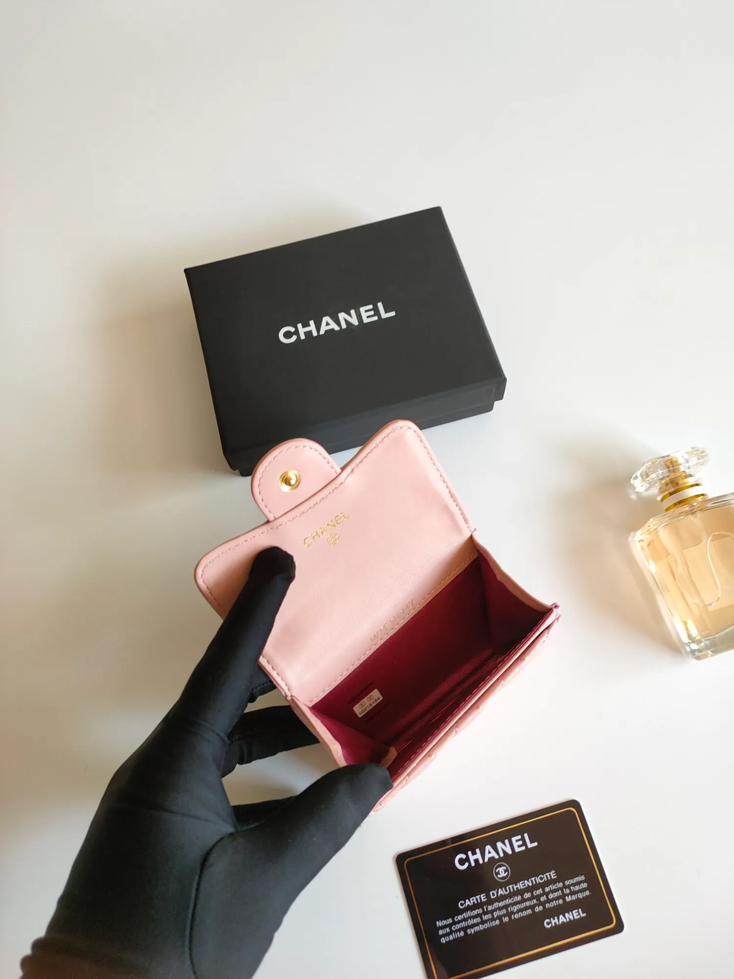 ￥130 CHANEL Chanel classic flap card holder. Imported sheepskin and caviar cowhide, card holder and coin purse integrated, with slip pocket on the back, model number: AP448, size: 7.5 × 11.3 × 2.1 cm