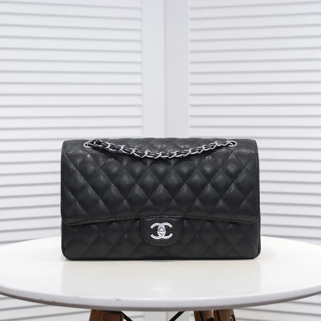 💰480￥[Color] Chanel [Color] Century classic, carefully crafted with exquisite workmanship in every stitch and thread, imported caviar cowhide with original hardware, full rhombus 💯The shape and softness of the whole bag are particularly perfect 👍👍😔😔Classic and irresistible, size: 30X18X8cm, style number: 1113