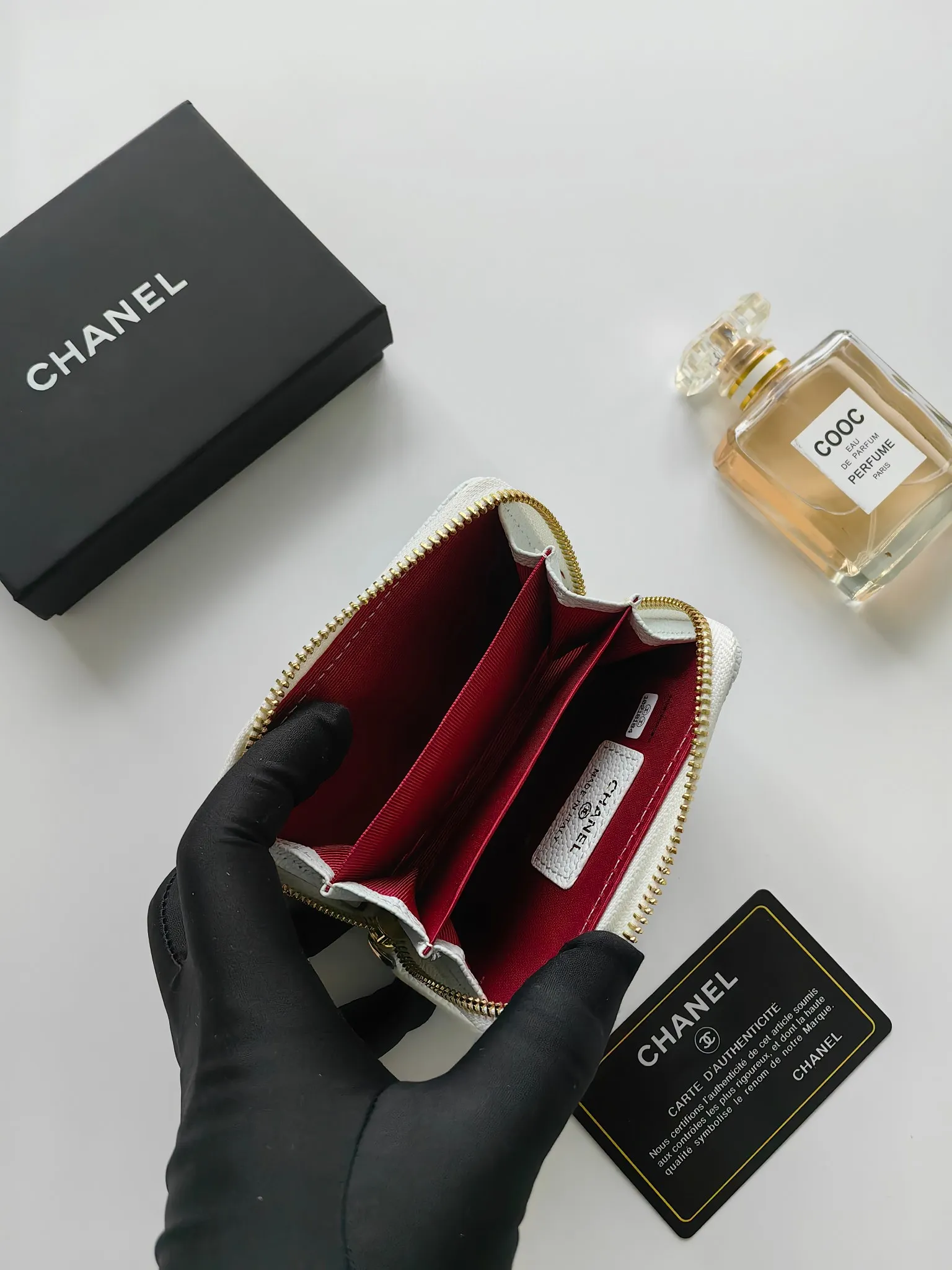 ￥120 Chanel card holder❤Coin purse️❤️Full leather inside and outside. Counter style. Impeccable workmanship details. Adhere to high quality. Style number: A84433 Size: 11.5x8cm