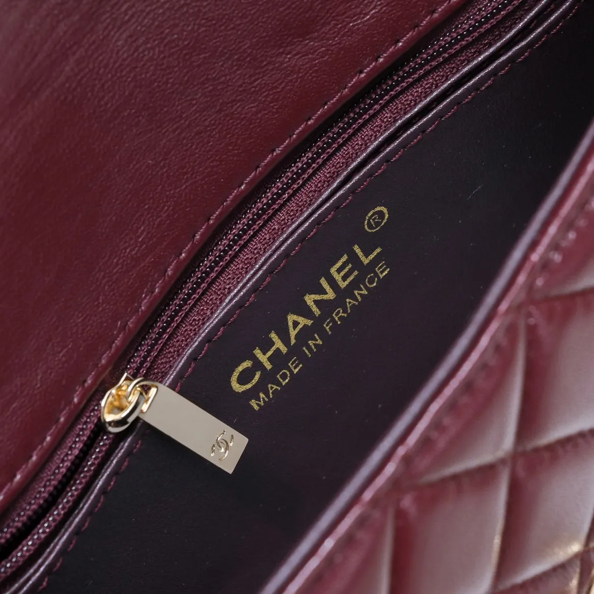 💰320￥Maroon CF versatile lambskin🌹 Chanel💃🏻‼ ️Eternal classic style [shy] noble temperament💃🏻favorite of celebrities🌟soft leather and high-end👍counter hardware exquisite workmanship to reject flaws [strong] both dazzling and feminine 😝[strong] luxurious and durable🌟Size: 20*14*7cm Style number: 1116