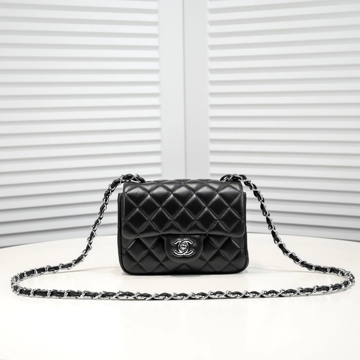 💰310￥Chanel🔺🚴🏼💸Choose high-quality sheepskin🌺Original split version and create one to one 💯The hand feel is first-class, 🌲The design inspired by the camera shape fully embodies perfection! [Qiang] [Qiang] Integrates art and practicality, [Ladybug] Gorgeous and low-key plump 💯📨📨Classic is irresistible, ♒ You have to receive it to understand ✈✈🍭🍭Insist on high quality and low price🐟🐟, model number: 1115, size: 17.5*13*5 cm