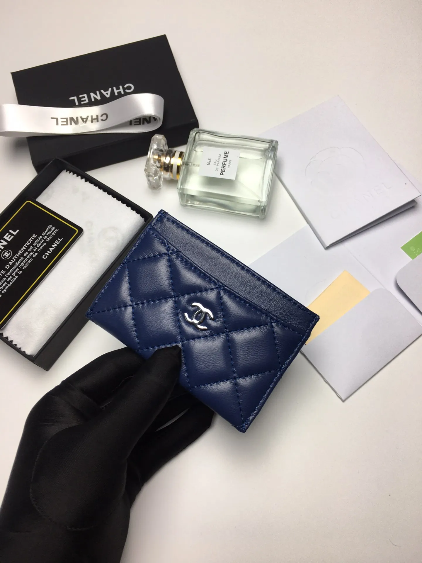 💰90 CHANEL Chanel counter card holder👍Model number: AP446 Size: 7.5×11.2×0.5cm Full sheepskin inside and outside + silver hardware😍😍Fine workmanship High-end quality [Rose] Complete accessories