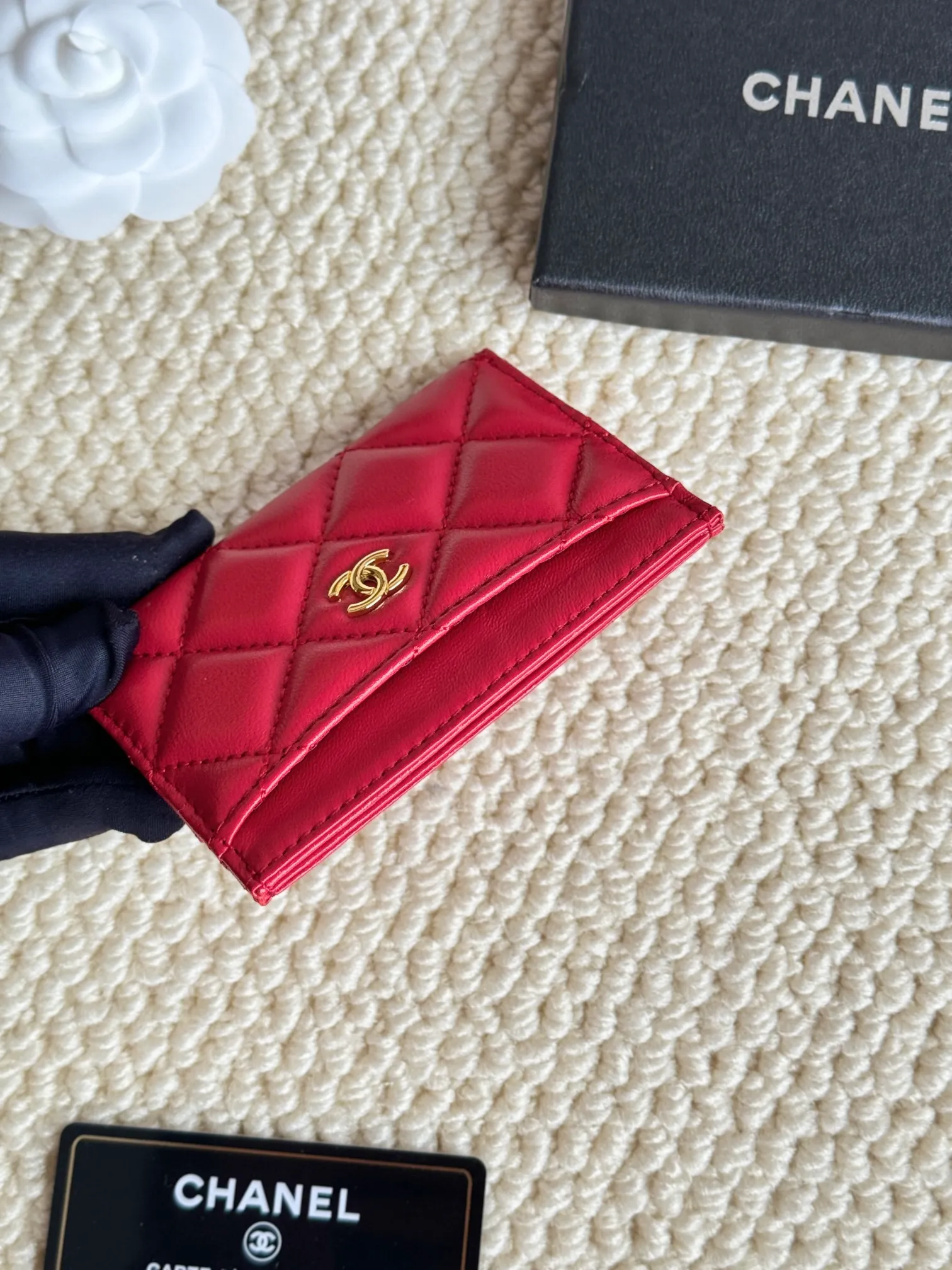 💰100Chanel Chanel counter classic card holder Model number: AP456 Made of sheepskin, a classic and timeless mini card holder. Super cute😍 Size: 7.5×11.2×0.5cm Fine workmanship and high-end quality