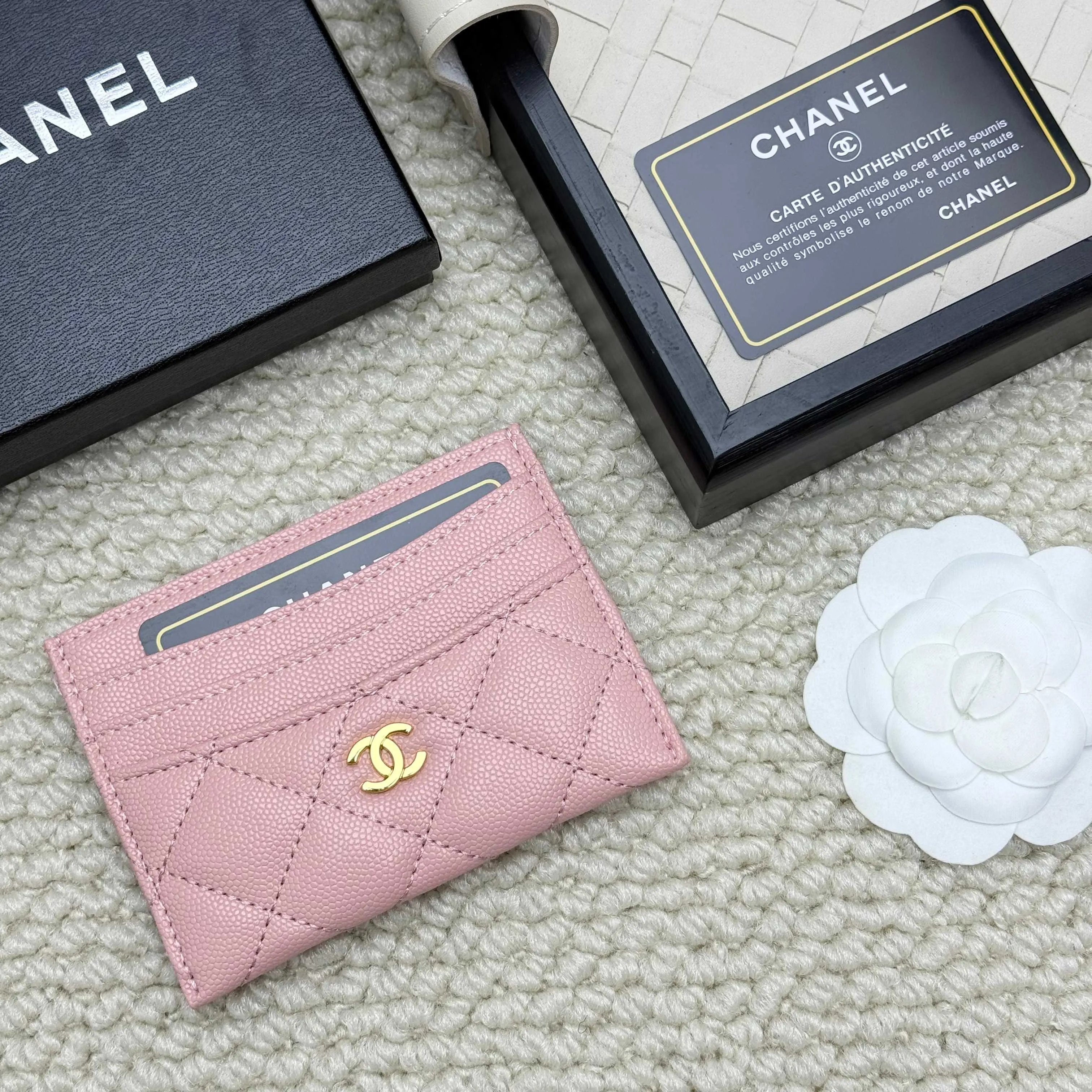 💰110 chanel 2025 new product card holder lambskin, seven card slots, can hold change, imported Italian lambskin + hardware logo, so beautiful, love it. The color is as shown in the picture, easy and fast storage, mini card holder No.: 4472 Size: w11×h10cm