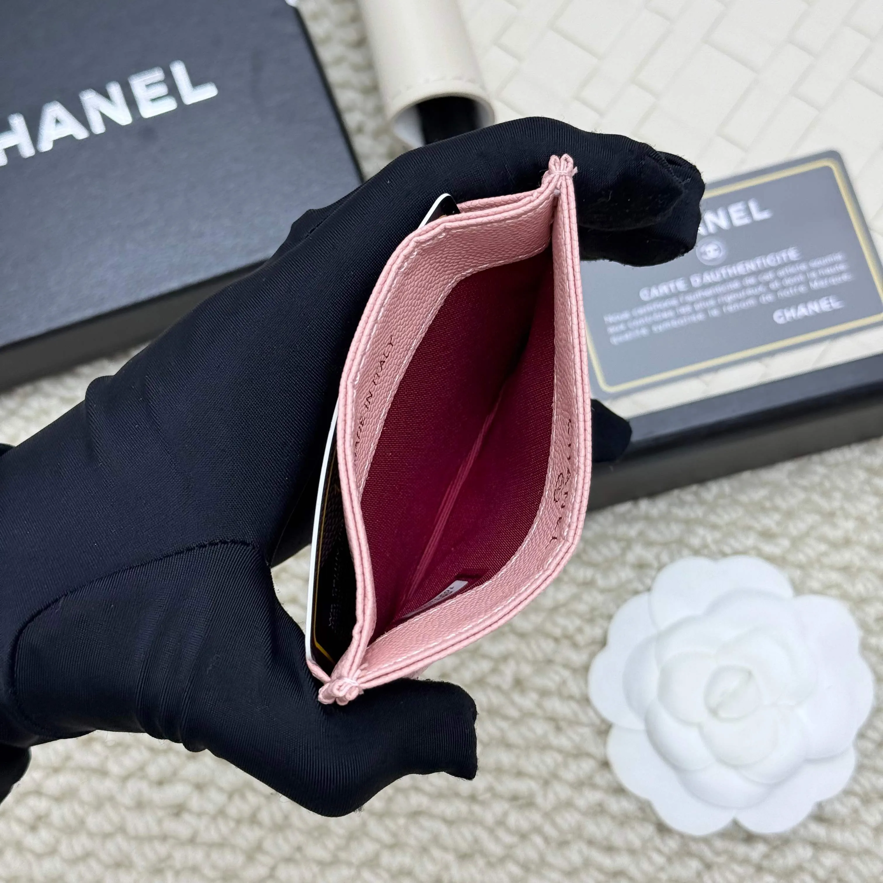 💰110 chanel 2025 new product card holder lambskin, seven card slots, can hold change, imported Italian lambskin + hardware logo, so beautiful, love it. The color is as shown in the picture, easy and fast storage, mini card holder No.: 4472 Size: w11×h10cm