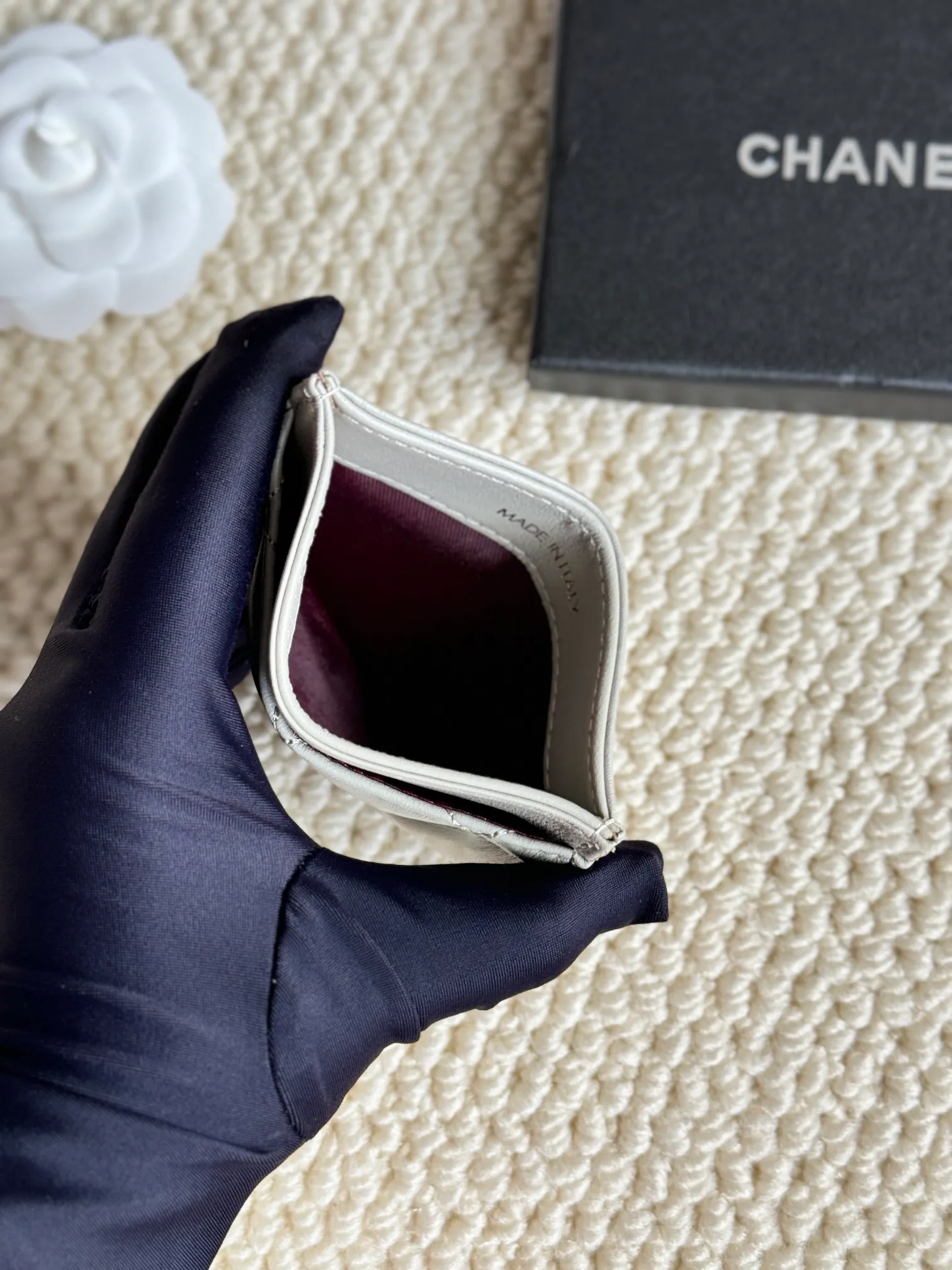 💰100Chanel Chanel counter classic card holder Model number: AP456 Made of sheepskin, a classic and timeless mini card holder. Super cute😍 Size: 7.5×11.2×0.5cm Fine workmanship and high-end quality