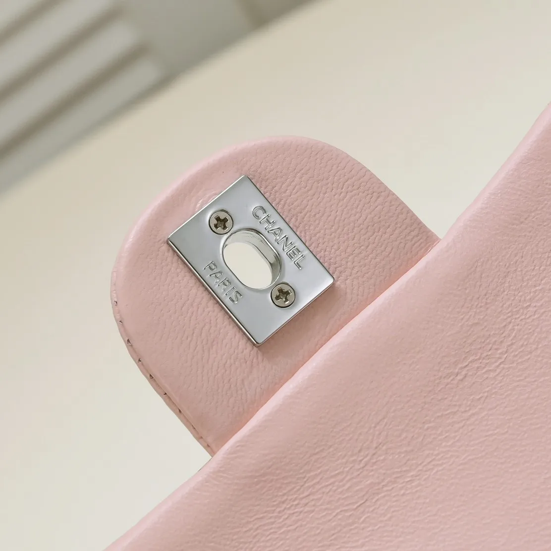 💰320￥Pink CF versatile lambskin🌹 Chanel💃🏻‼ ️Eternal classic style [shy] noble temperament💃🏻favorite of celebrities🌟soft leather and high-end👍counter hardware exquisite workmanship to reject flaws [strong] both dazzling and feminine 😝[strong] luxurious and durable🌟Size: 20*14*7cm Style number: 1116
