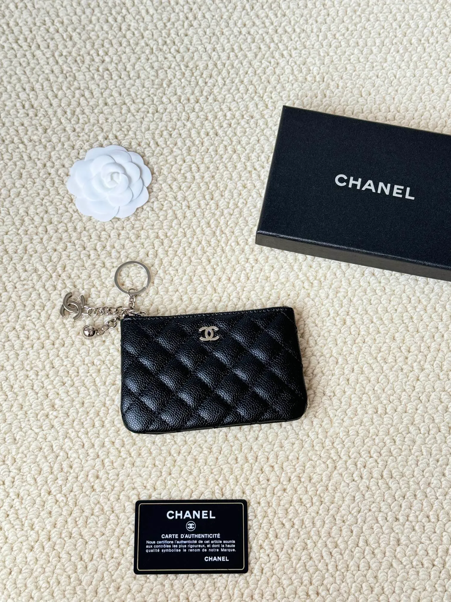 💰130 chanel leather pendant coin purse💦 Style number: A50168 Classic small carry-on bag, one of the most practical bags in the era of mobile payment, cards, change, key and lipstick in one package, cute, practical and connotative, nice card holder, key bag, coin purse, lipstick bag Reference size: 9.5×15×0.5cm
