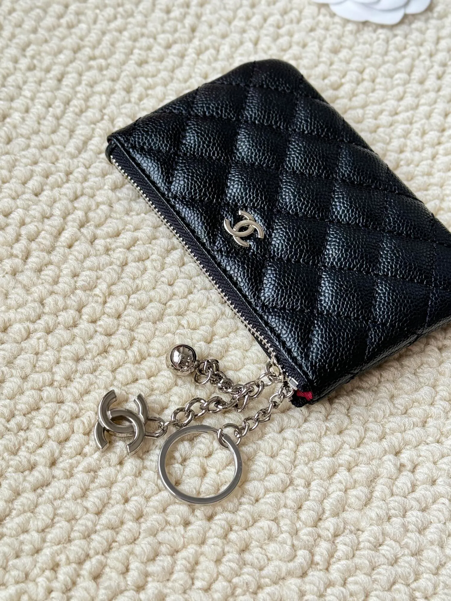 💰130 chanel leather pendant coin purse💦 Style number: A50168 Classic small carry-on bag, one of the most practical bags in the era of mobile payment, cards, change, key and lipstick in one package, cute, practical and connotative, nice card holder, key bag, coin purse, lipstick bag Reference size: 9.5×15×0.5cm