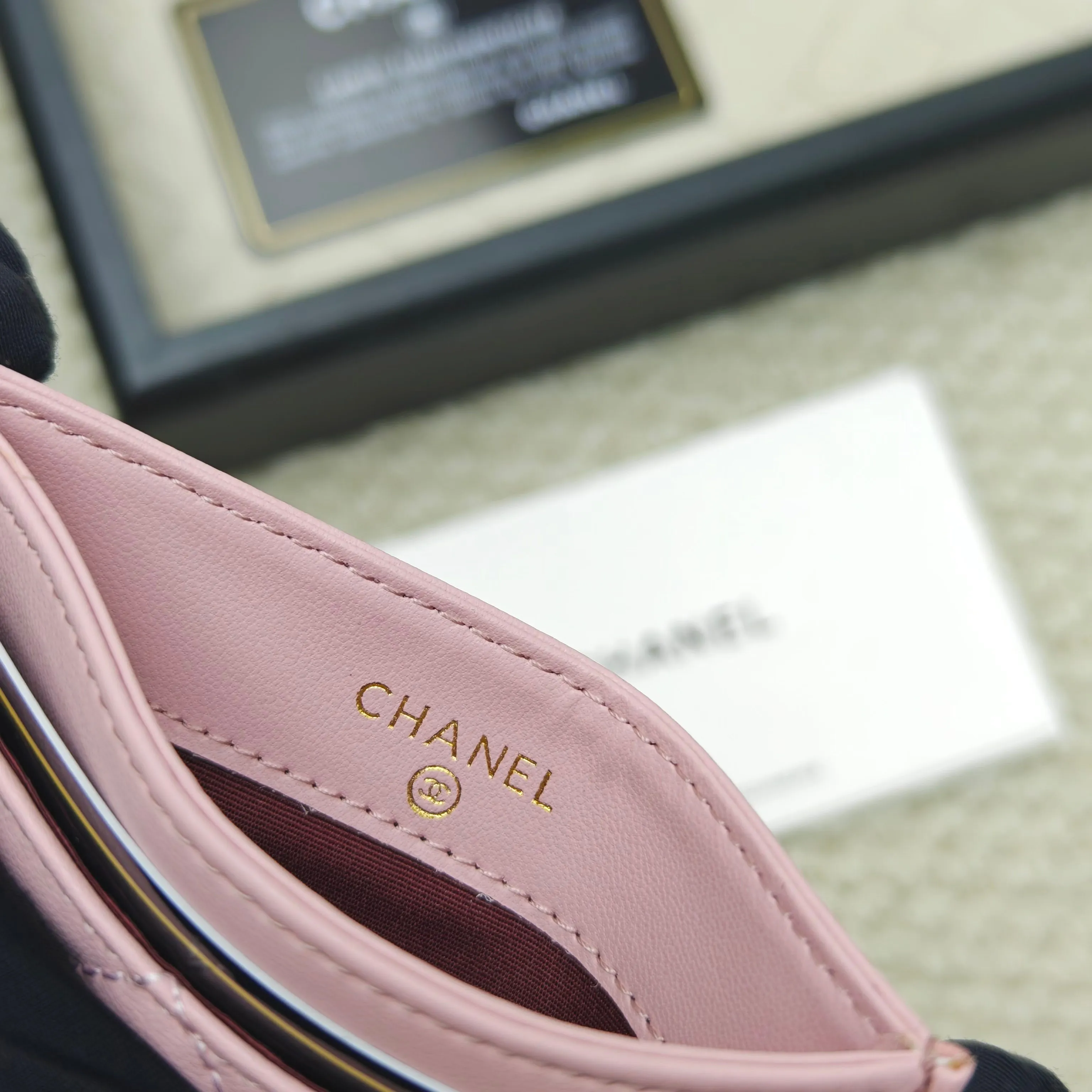 💰100Chanel Chanel counter classic card holder Model number: AP456 Made of cowhide caviar, a classic and timeless mini card holder. Super cute😍 Size: 7.5×11.2×0.5cm Fine workmanship and high-end quality