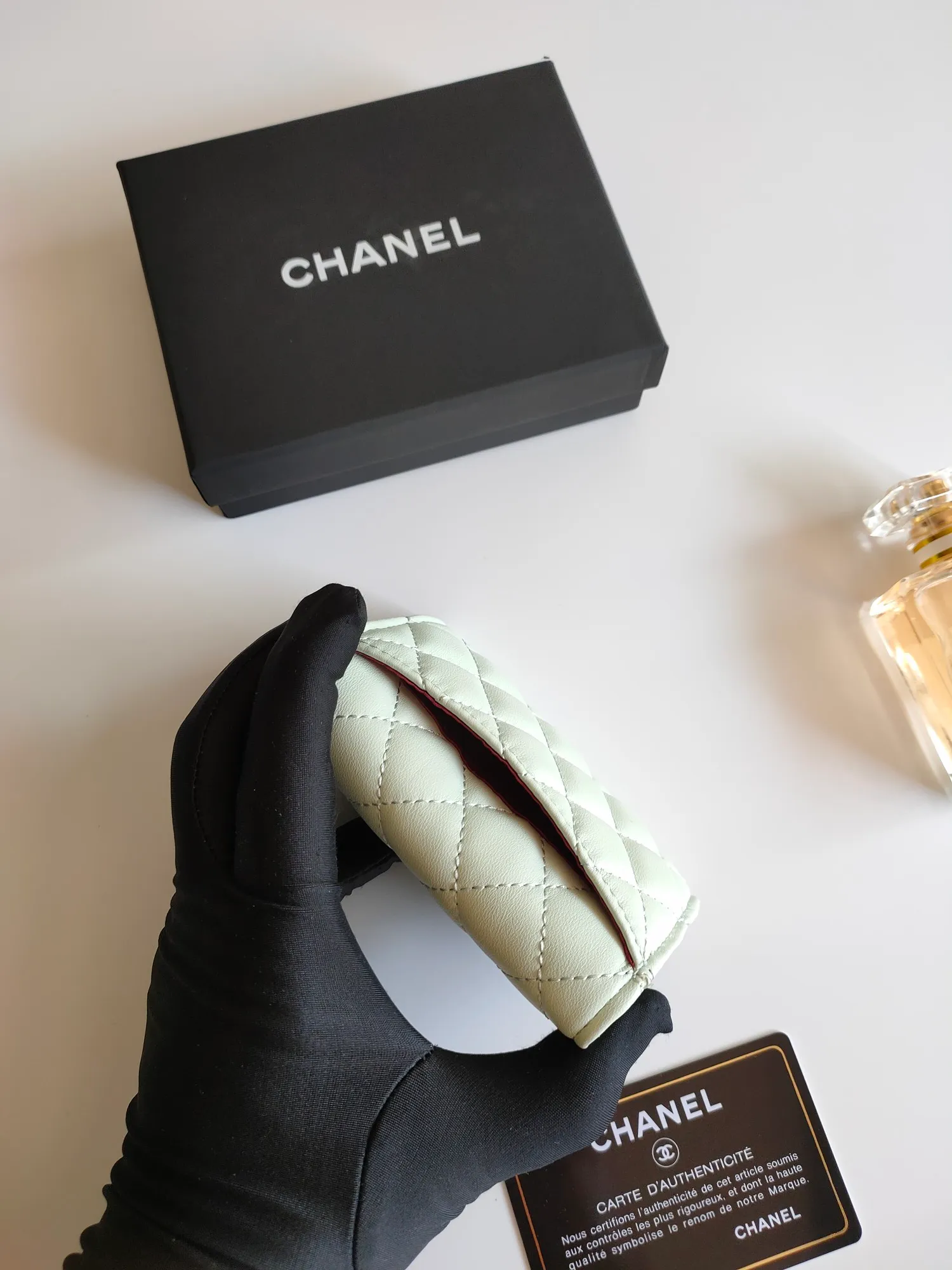 ￥130 CHANEL Chanel classic flap card holder. Imported sheepskin and caviar cowhide, card holder and coin purse integrated, with slip pocket on the back, model number: AP448, size: 7.5 × 11.3 × 2.1 cm