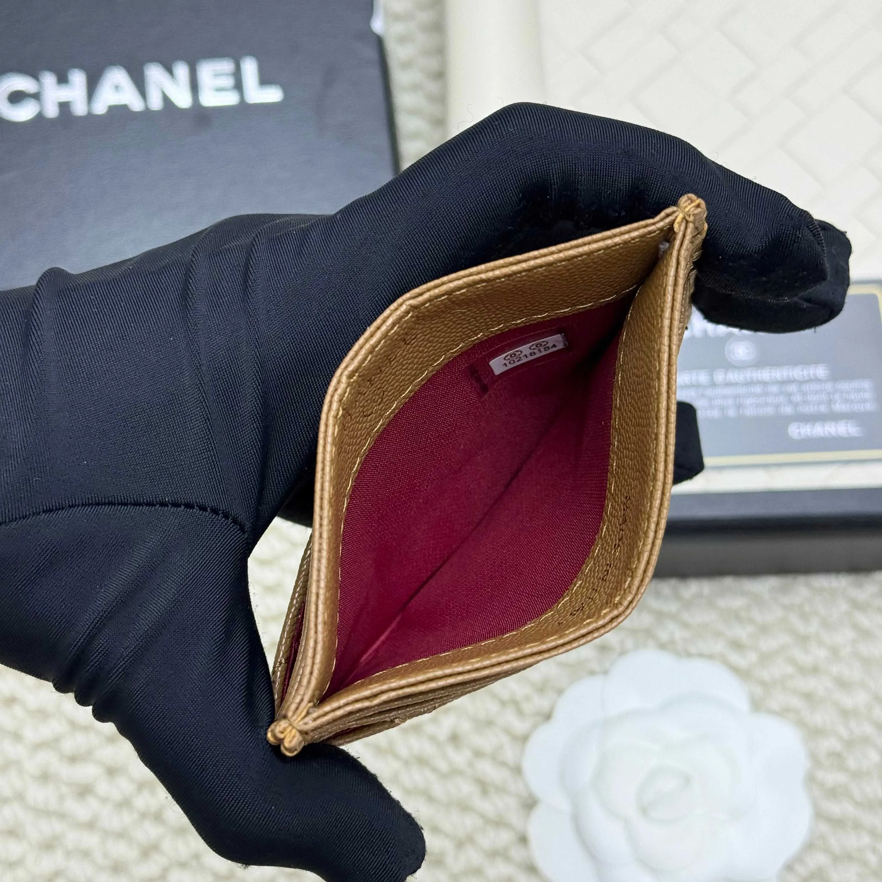 💰110 chanel 2025 new product card holder lambskin, seven card slots, can hold change, imported Italian lambskin + hardware logo, so beautiful, love it. The color is as shown in the picture, easy and fast storage, mini card holder No.: 4472 Size: w11×h10cm