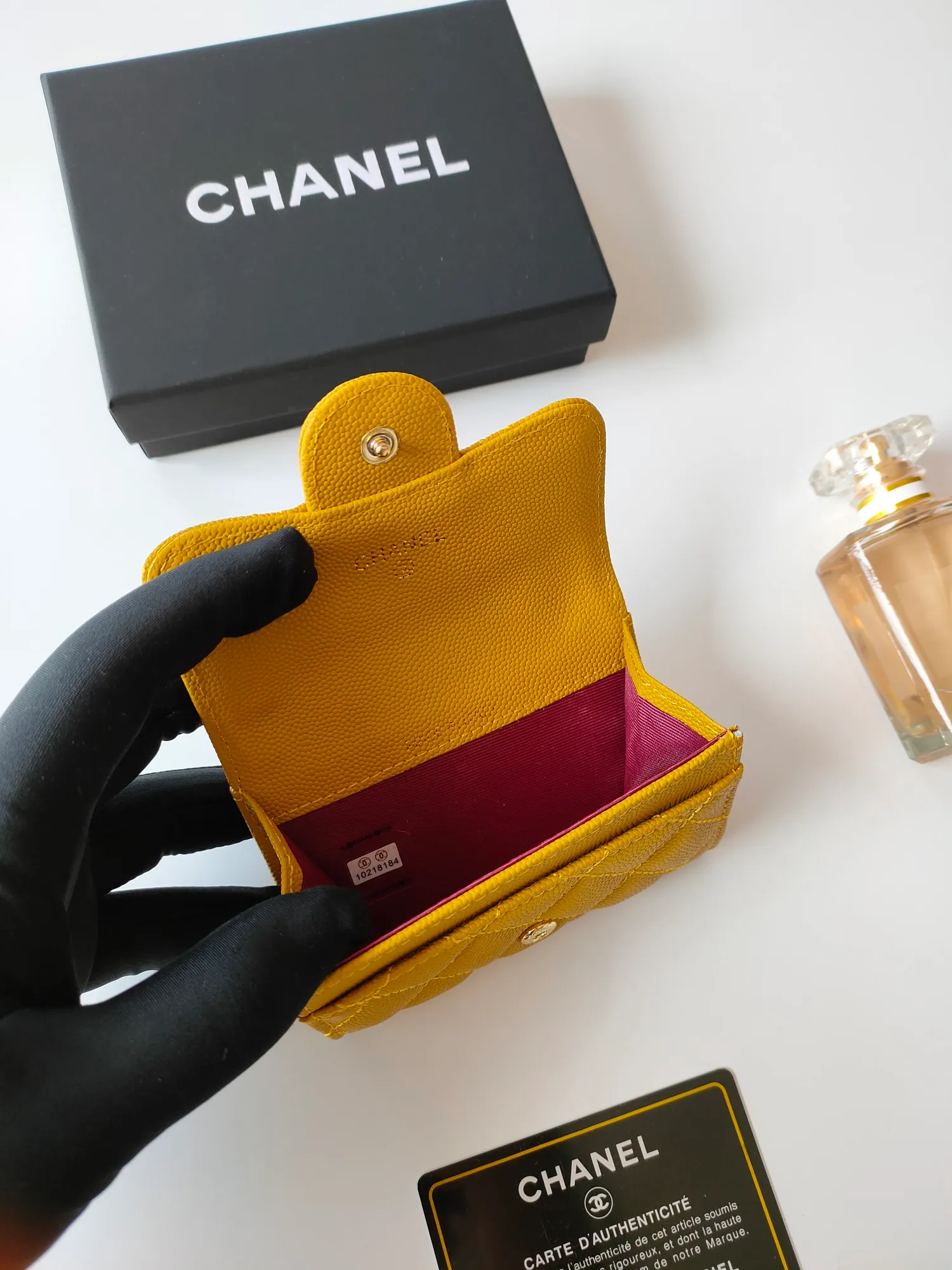￥130 CHANEL Chanel classic flap card holder. Imported sheepskin and caviar cowhide, card holder and coin purse integrated, with slip pocket on the back, model number: AP448, size: 7.5 × 11.3 × 2.1 cm