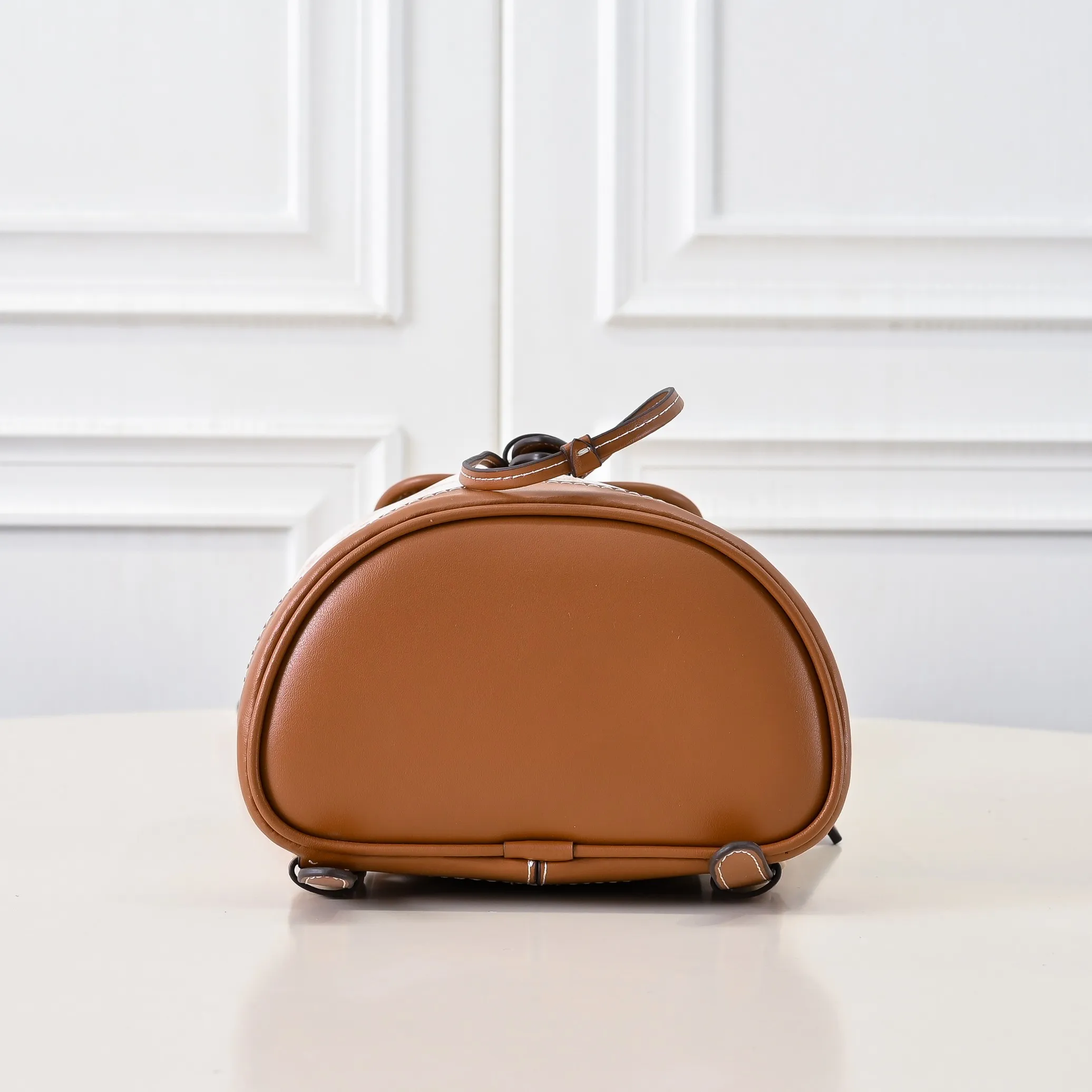 Style number: CAM31 Size: 17*11*22.5cm