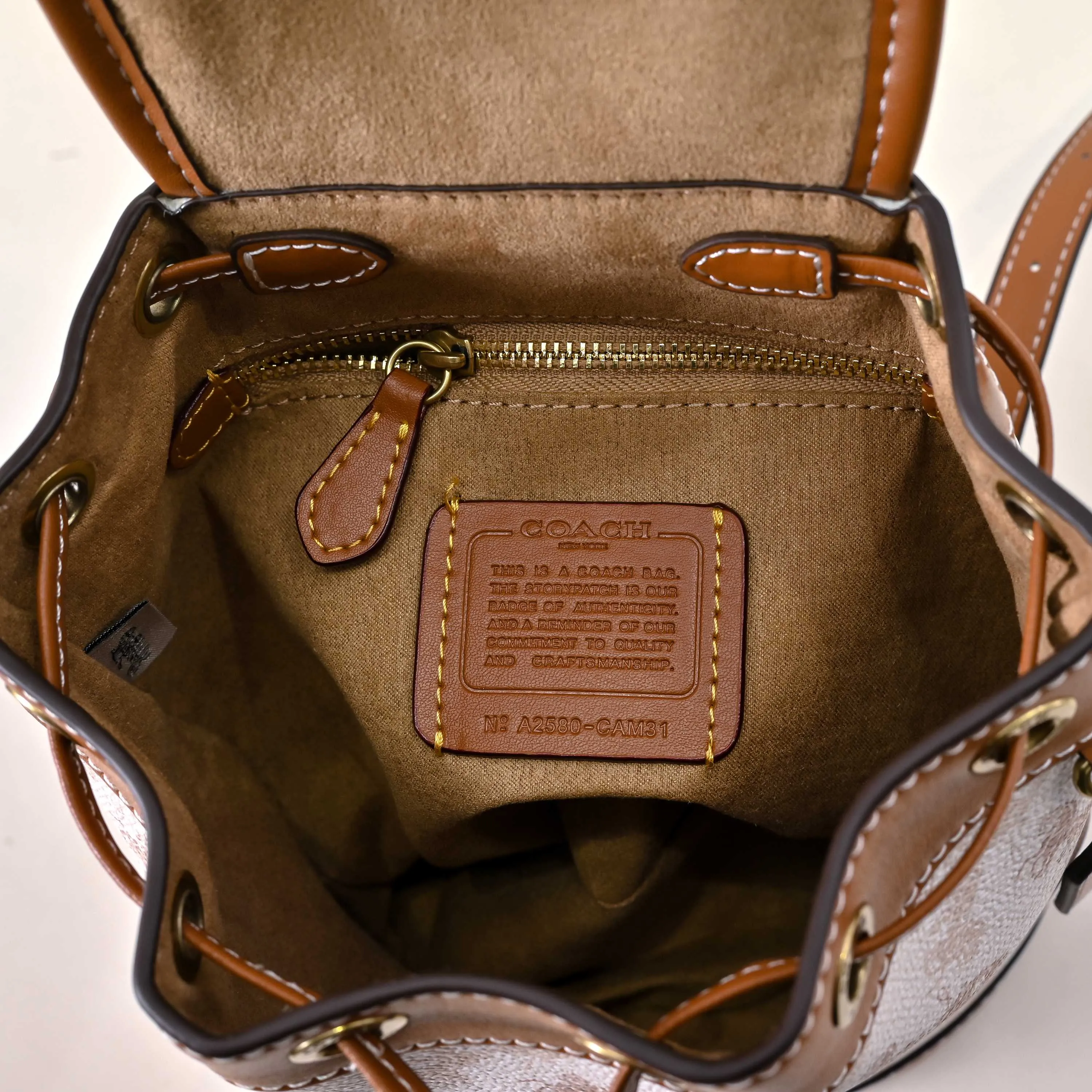 Style number: CAM31 Size: 17*11*22.5cm