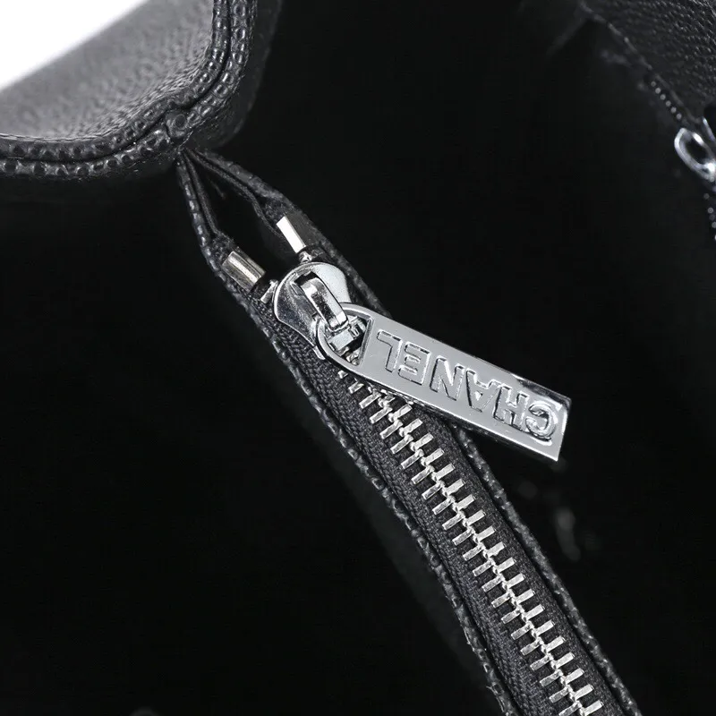 💰480￥Chanel👄👄gst Chanel Hampus Shopping Bag Original cowhide leather ball pattern imported from France👍👍Top-grade original hardware 💃💃Don’t pick anyone, anyone can carry it with style 💄💄It’s stylish when you carry it on your back Dimensions: 34.5x25.5x14 Style No.: 50995