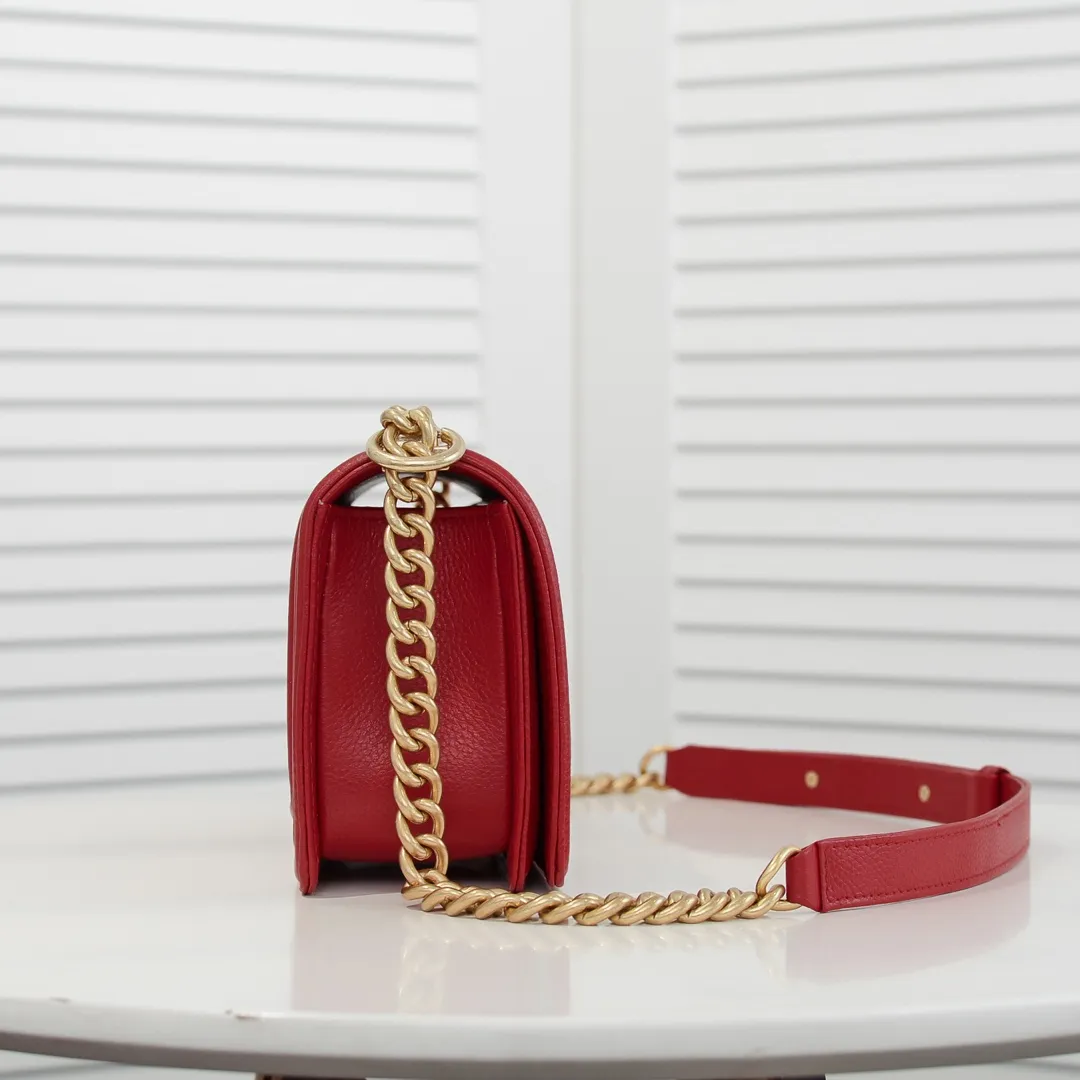 💰460￥ "Full leather inside and out with original hardware" Chanel👑 Using imported first-layer cowhide with lychee pattern [color] [lightning] thickened electroplated hardware accessories🌈The workmanship is comparable to the original order💪The bottom can be pinched and rebounded without trace, absolutely spot-on and real-life, fashionable and durable💪💪High-end quality, no pressure in and out of the drill cabinet💏, size 25*15*8cm Style number: 67086