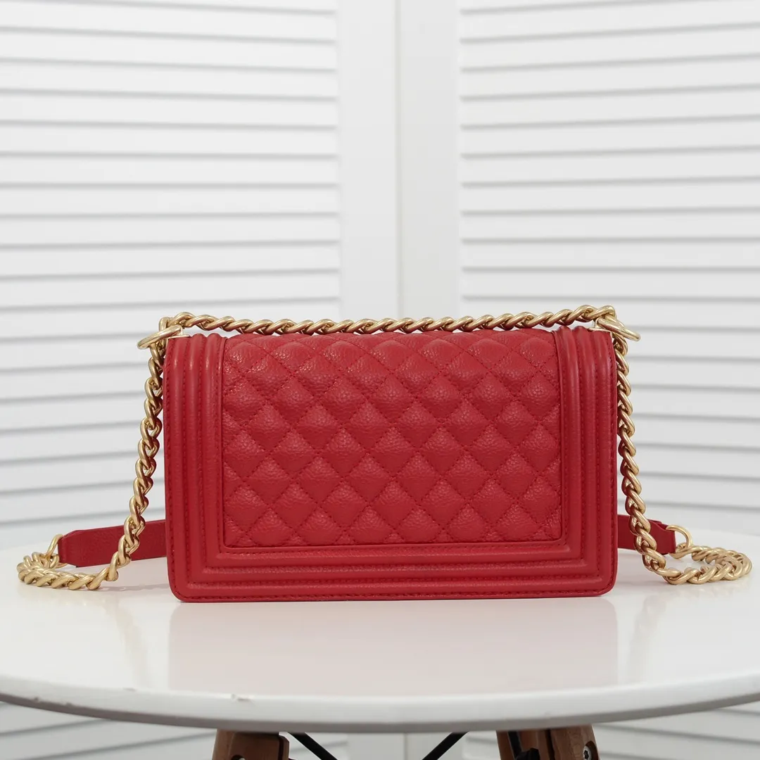 💰460￥ "Full leather inside and out with original hardware" Chanel👑 Using imported first-layer cowhide with lychee pattern [color] [lightning] thickened electroplated hardware accessories🌈The workmanship is comparable to the original order💪The bottom can be pinched and rebounded without trace, absolutely spot-on and real-life, fashionable and durable💪💪High-end quality, no pressure in and out of the drill cabinet💏, size 25*15*8cm Style number: 67086