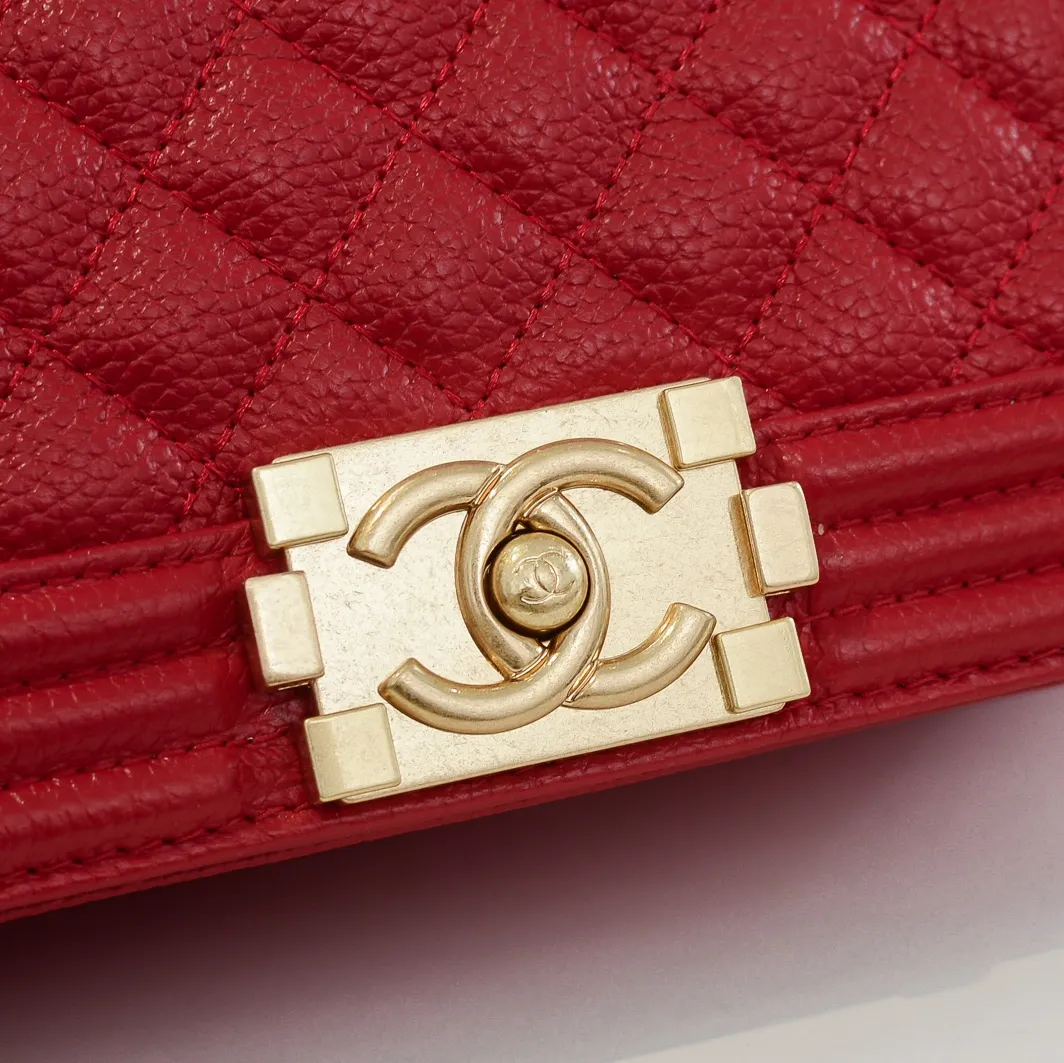 💰460￥ "Full leather inside and out with original hardware" Chanel👑 Using imported first-layer cowhide with lychee pattern [color] [lightning] thickened electroplated hardware accessories🌈The workmanship is comparable to the original order💪The bottom can be pinched and rebounded without trace, absolutely spot-on and real-life, fashionable and durable💪💪High-end quality, no pressure in and out of the drill cabinet💏, size 25*15*8cm Style number: 67086