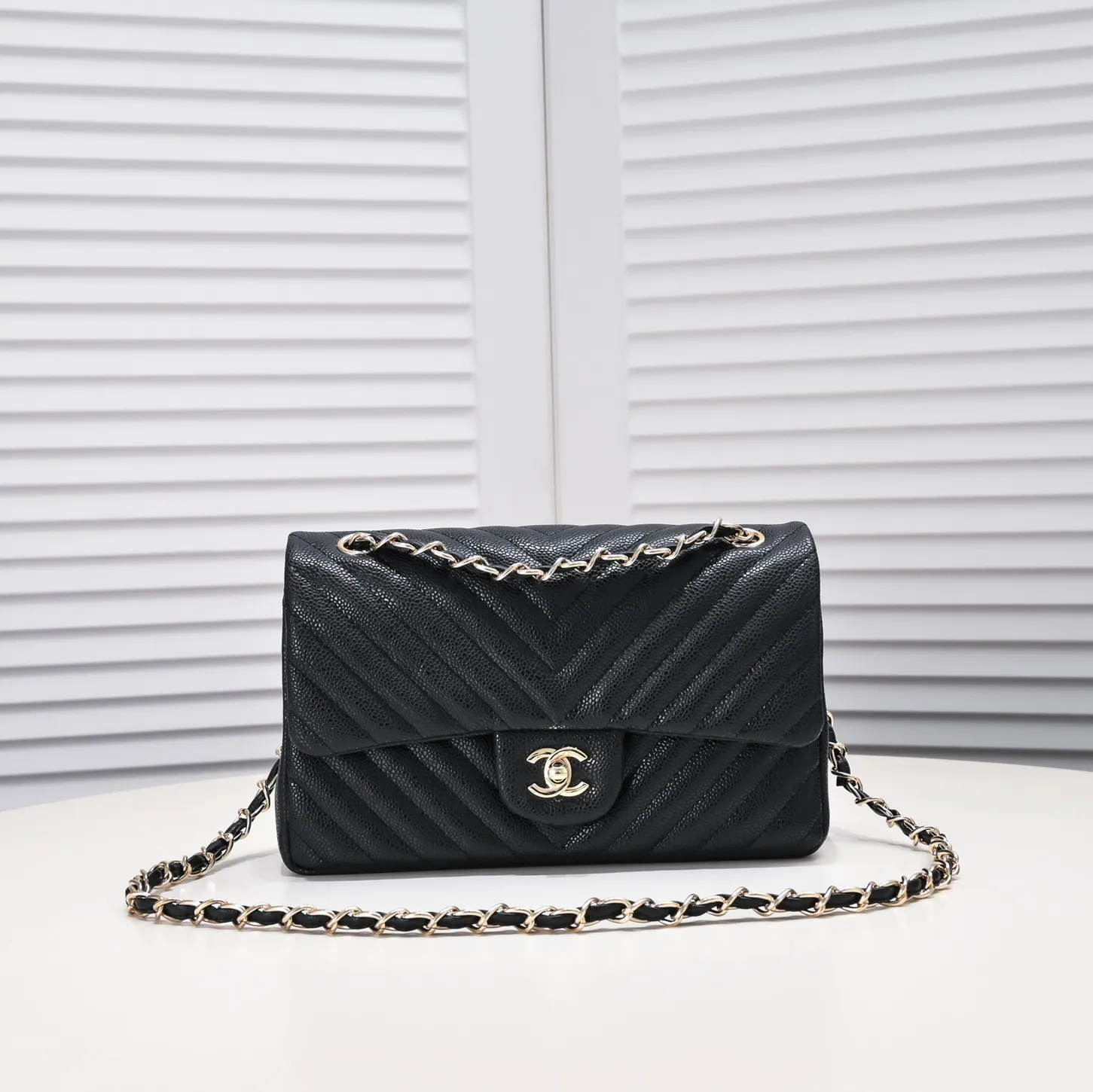 💰400￥Chanel🔥Exclusive quality real shot shipment✈️Official website updated simultaneously👑Chanel classic, summer style is coming💋CHANEL ‼ ️Crossbody bag, caviar cowhide with burgundy lining🌸‼ ️ 🙈Fashion’s new favorite🙈Model number: 1112V grid Size: 25.5*15*7.5