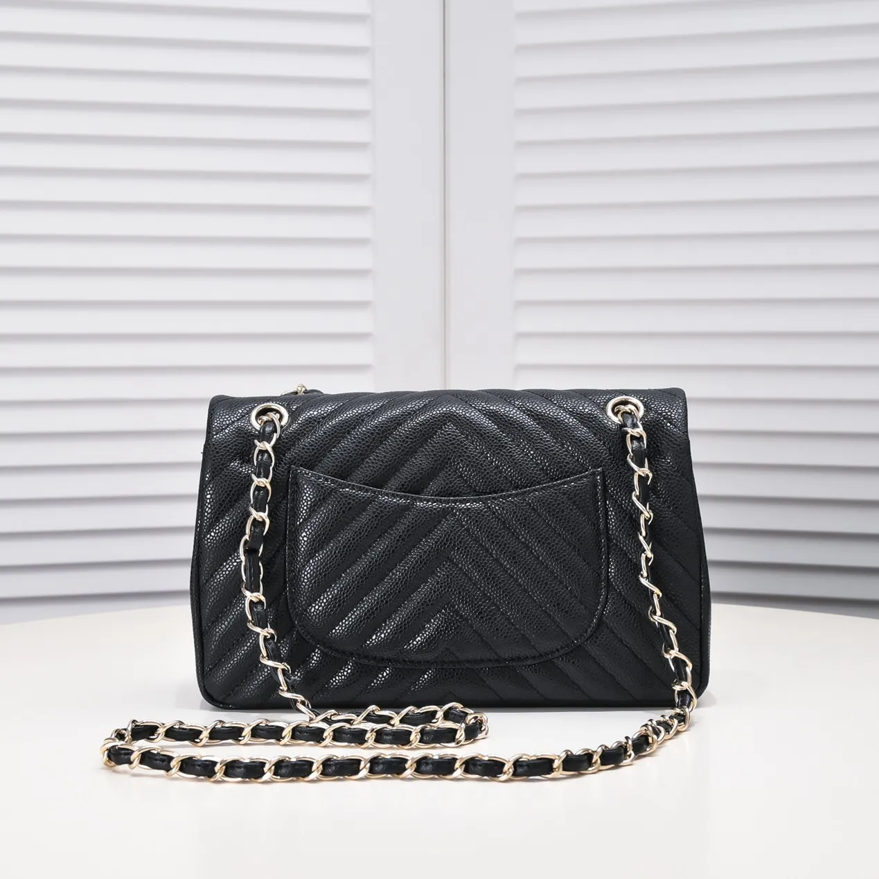 💰400￥Chanel🔥Exclusive quality real shot shipment✈️Official website updated simultaneously👑Chanel classic, summer style is coming💋CHANEL ‼ ️Crossbody bag, caviar cowhide with burgundy lining🌸‼ ️ 🙈Fashion’s new favorite🙈Model number: 1112V grid Size: 25.5*15*7.5