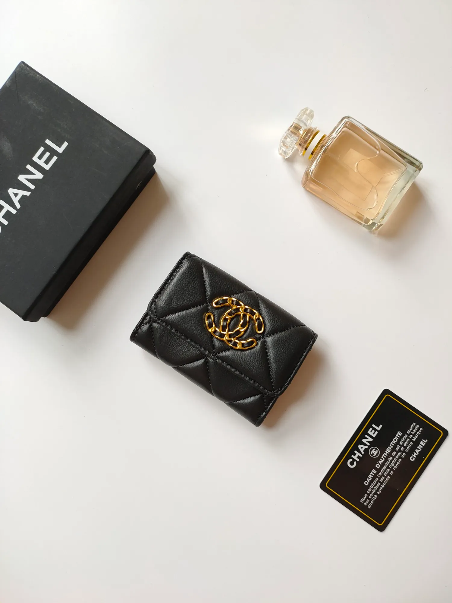 💰140💰CHANEL New Flap Coin Purse [Color][Color][Color] This year’s latest logo is matched with a large rhombus, using imported lambskin and retro hardware...❤️This card holder has a large capacity. It can hold about 1,000 yuan at a 20% discount of 100 yuan, and it can also hold 2.3 cards. ❤️❤️❤️It is very practical! Model number AP3600 size 11*8.5*3cm