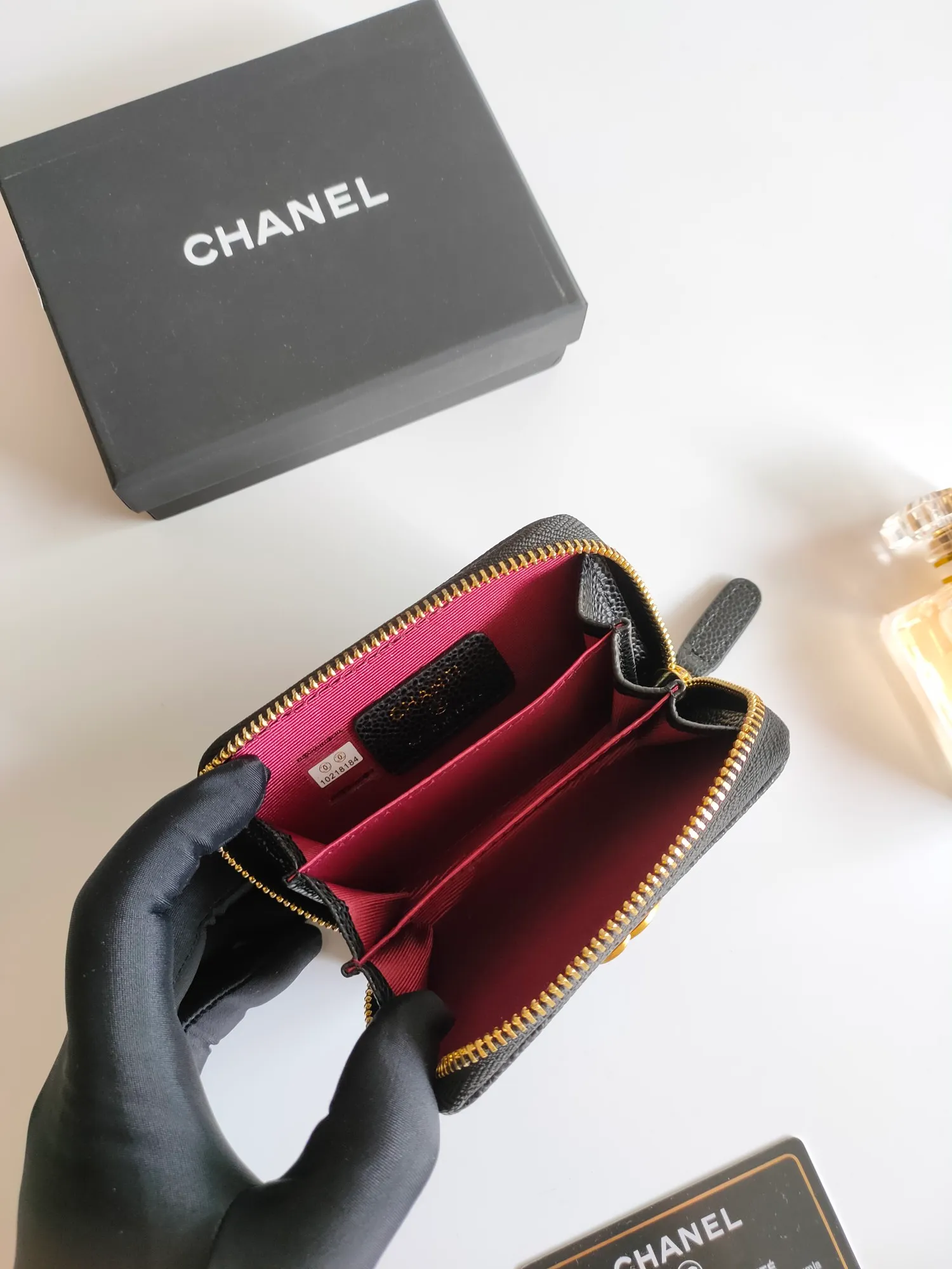 ￥120 Chanel card holder❤Coin purse️❤️Full leather inside and outside. Counter style. Impeccable workmanship details. Adhere to high quality. Style number: A84433 Size: 11.5x8cm