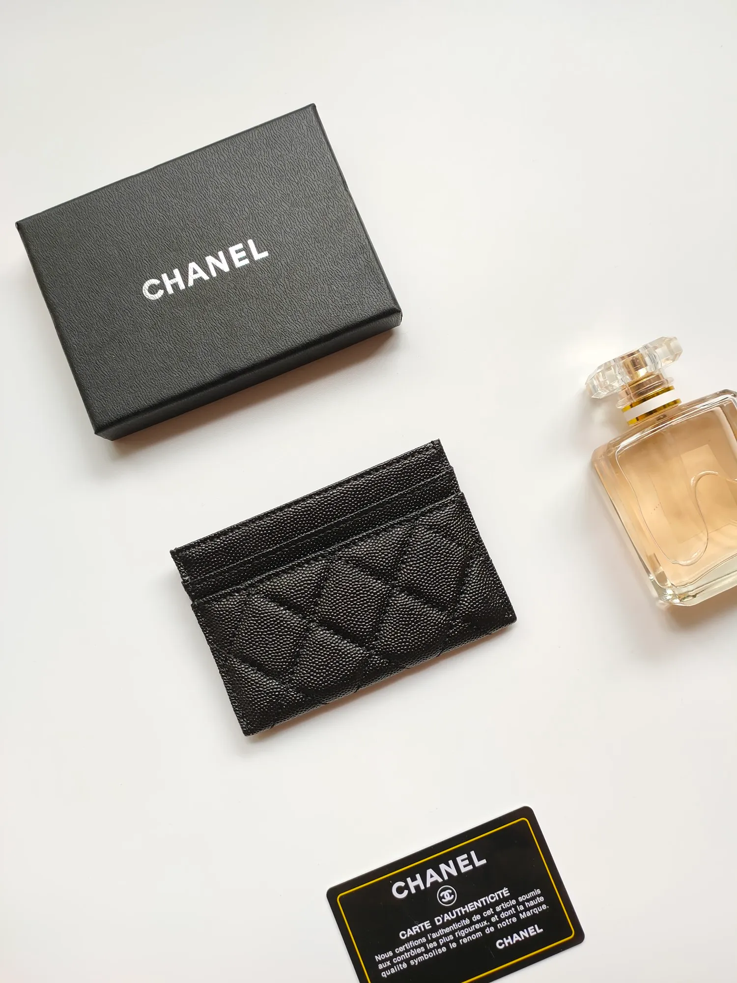 💰110💰Model 3188 CHANEL 22k embossed lgo large double C hardware, official website latest in 2023🆕card holder, caviar medium ball grain cowhide, anti-scratch, super glossy, 3 card slots each put a card, you can also put a card + a few coins in the middle