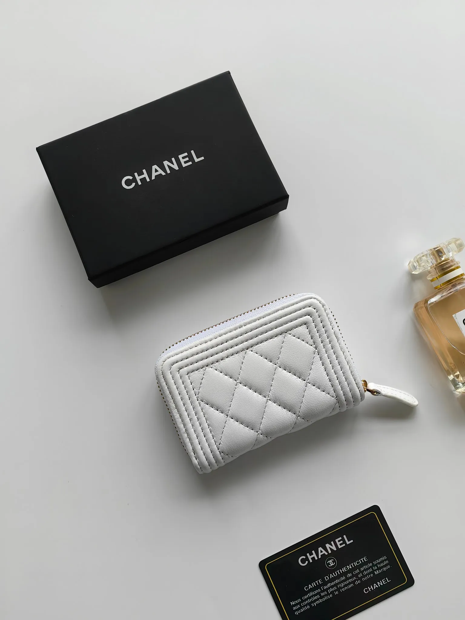 ￥140 Chanel card holder❤Coin purse️❤️Full leather inside and outside. Counter style. Impeccable workmanship details. Adhere to high quality. Style number: A84433 Size: 11.5x8cm
