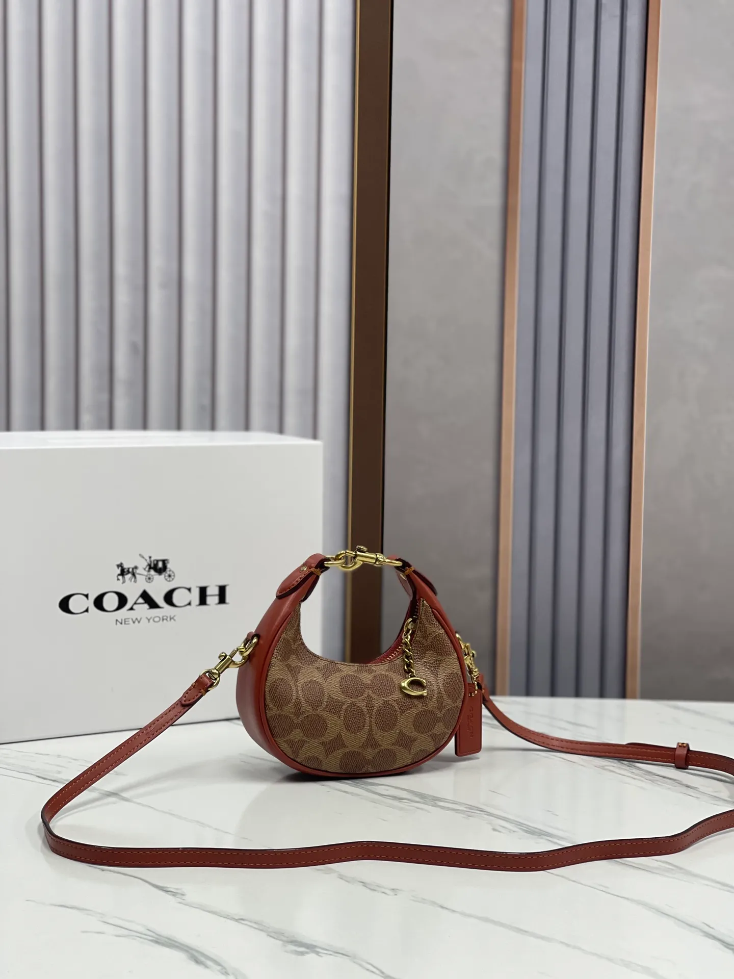 Batch 360💰Coach’s new women’s mini dumpling bag model: CR510 wrist bag, shoulder crossbody retro half-moon bag jonie armpit bag, size: 15*7*6