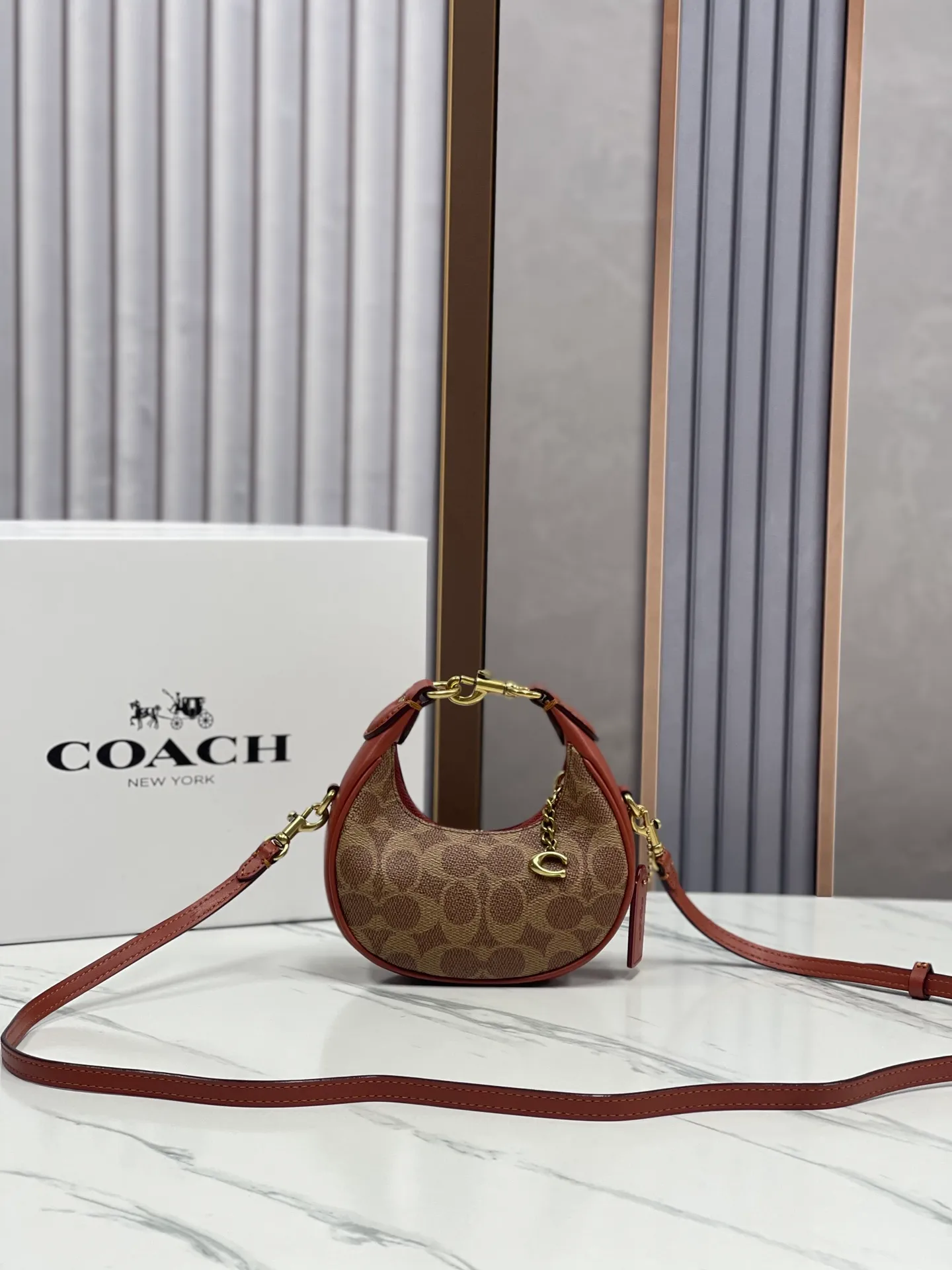 Batch 360💰Coach’s new women’s mini dumpling bag model: CR510 wrist bag, shoulder crossbody retro half-moon bag jonie armpit bag, size: 15*7*6