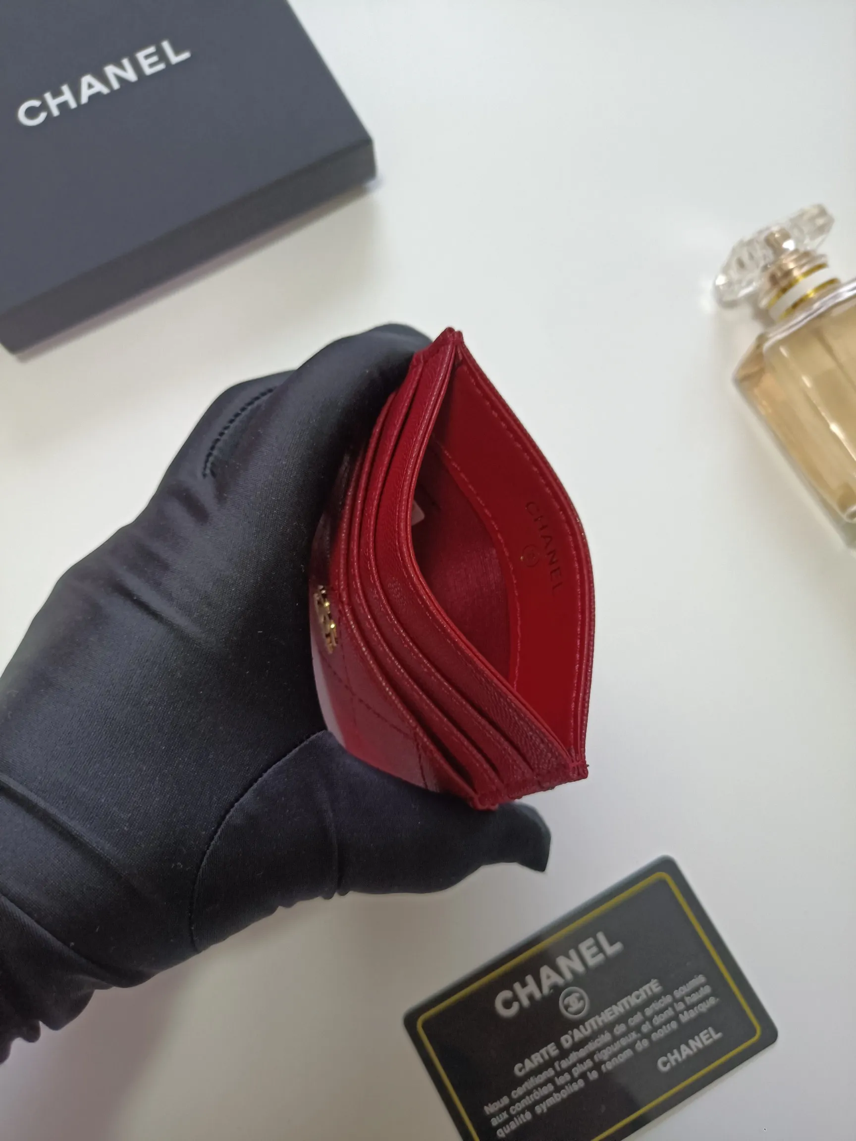 💰100💰 chanel 2025 new product card holder lambskin, seven card slots, can hold change, imported Italian lambskin + hardware logo, so beautiful, love it. The color is as shown in the picture, easy and fast storage, mini card holder No.: AP8964 Size: w11×h10cm