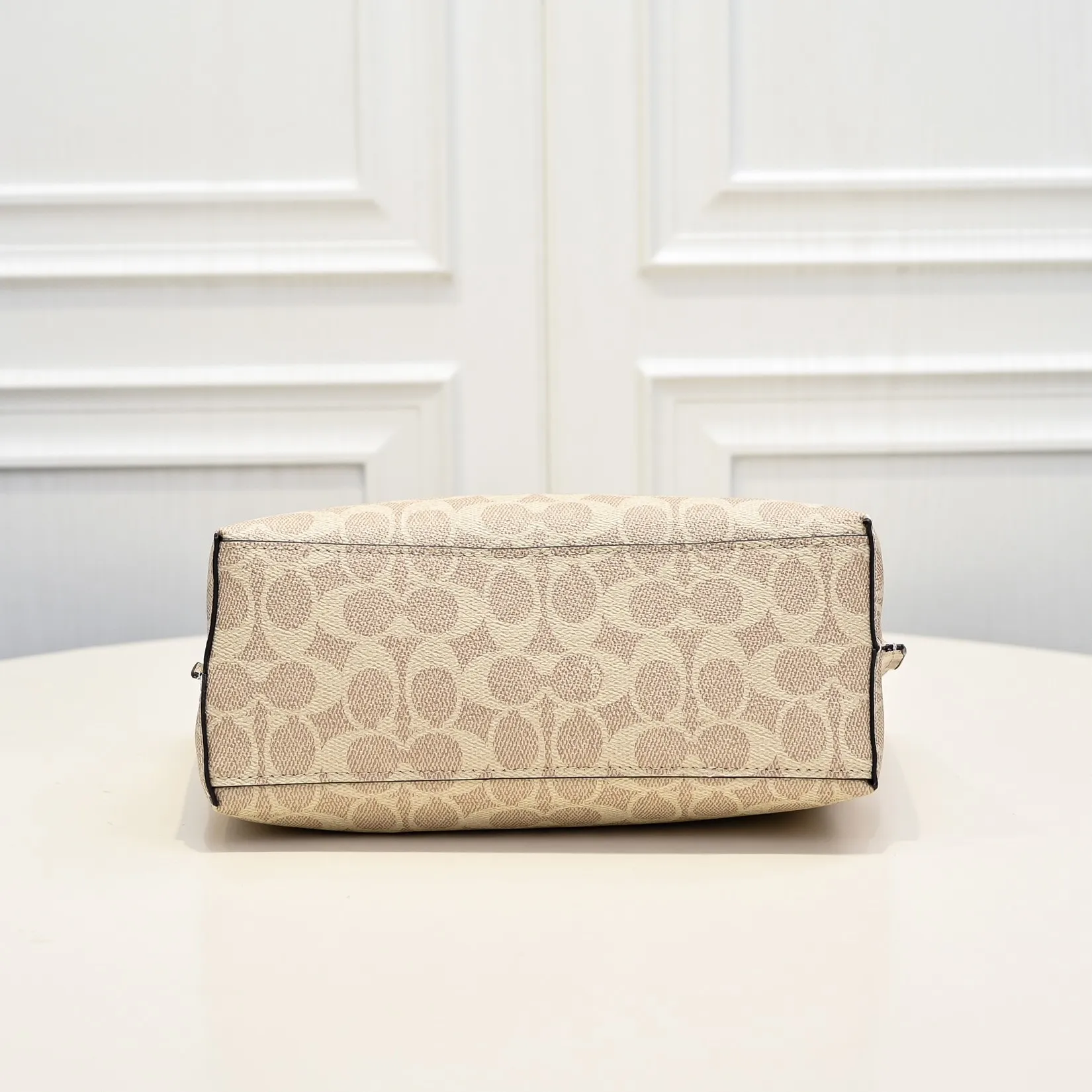 P340 [Top original order] Style number: CV965 Size: 25*19*12cm