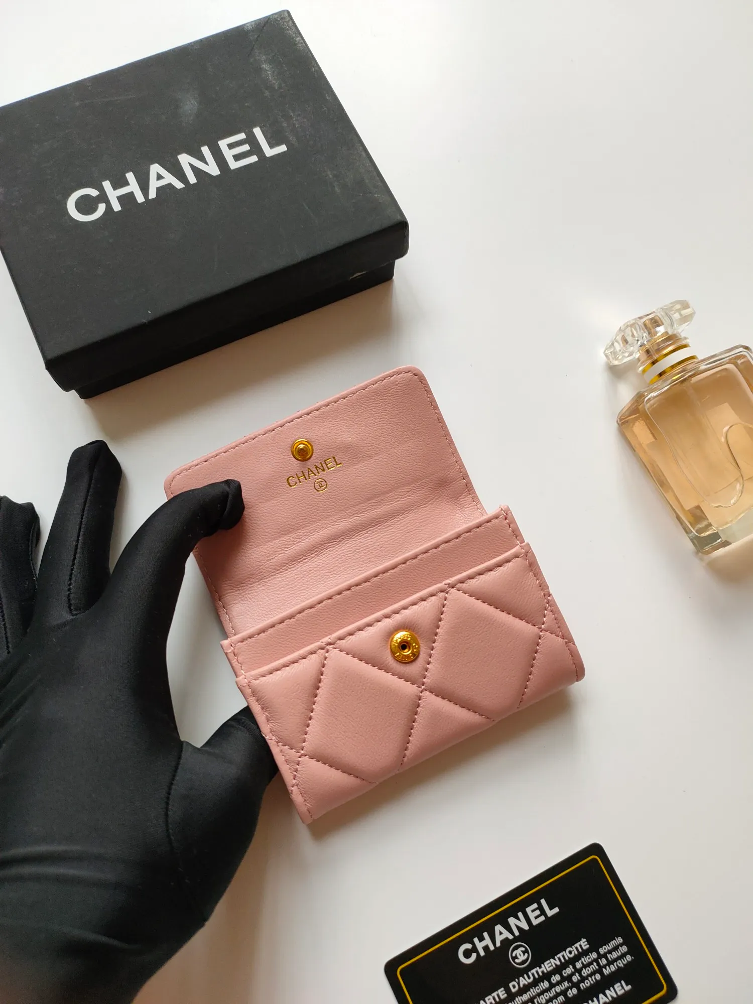 💰120💰CHANEL New Flap Coin Purse [Color][Color][Color] This year’s latest logo is paired with a large rhombus, using imported lambskin and retro hardware...❤️This card holder has a large capacity. It can hold about 1,000 yuan at a 20% discount of 100 yuan, and it can also hold 2.3 cards. ❤️❤️❤️It is very practical! Model number AP3600 size 11*8.5*3cm