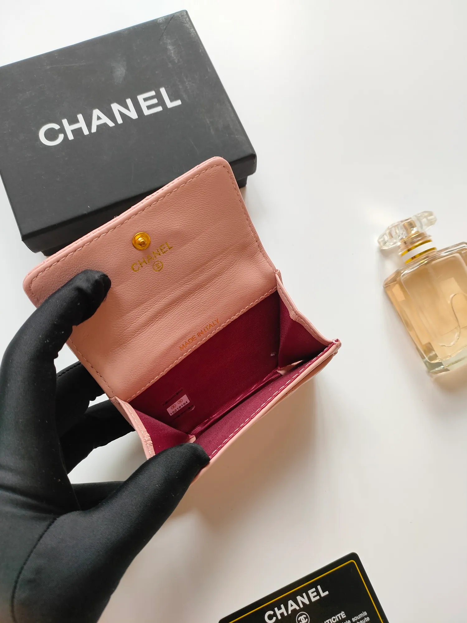 💰120💰CHANEL New Flap Coin Purse [Color][Color][Color] This year’s latest logo is paired with a large rhombus, using imported lambskin and retro hardware...❤️This card holder has a large capacity. It can hold about 1,000 yuan at a 20% discount of 100 yuan, and it can also hold 2.3 cards. ❤️❤️❤️It is very practical! Model number AP3600 size 11*8.5*3cm