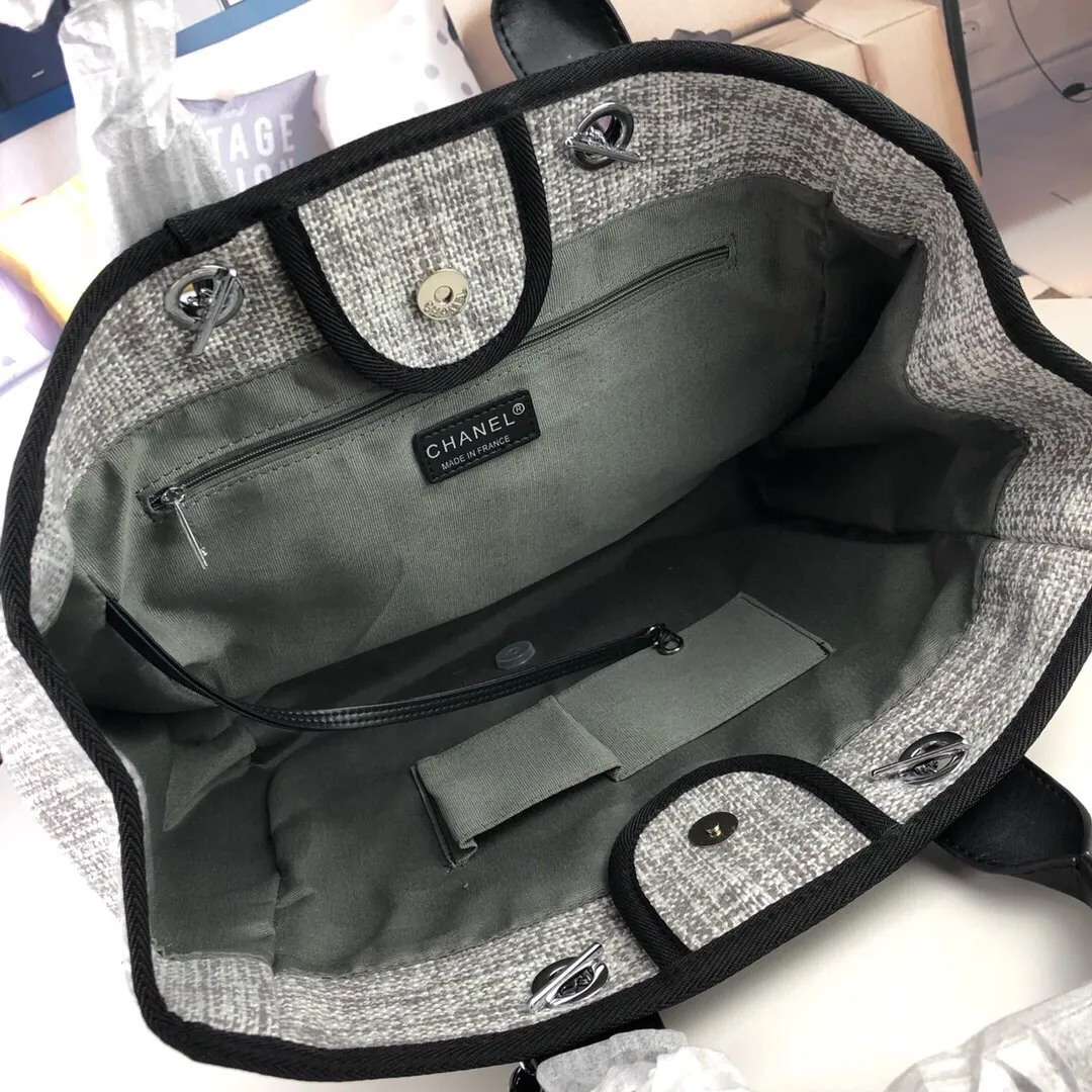 💰400￥Chanel👍🏻Original single fabric, soft and comfortable, high quality, Greek series, latest color handle canvas beach bag, hand shopping bag, new silk thread embroidery logo, size: 38.30.18, style number: 67178-5