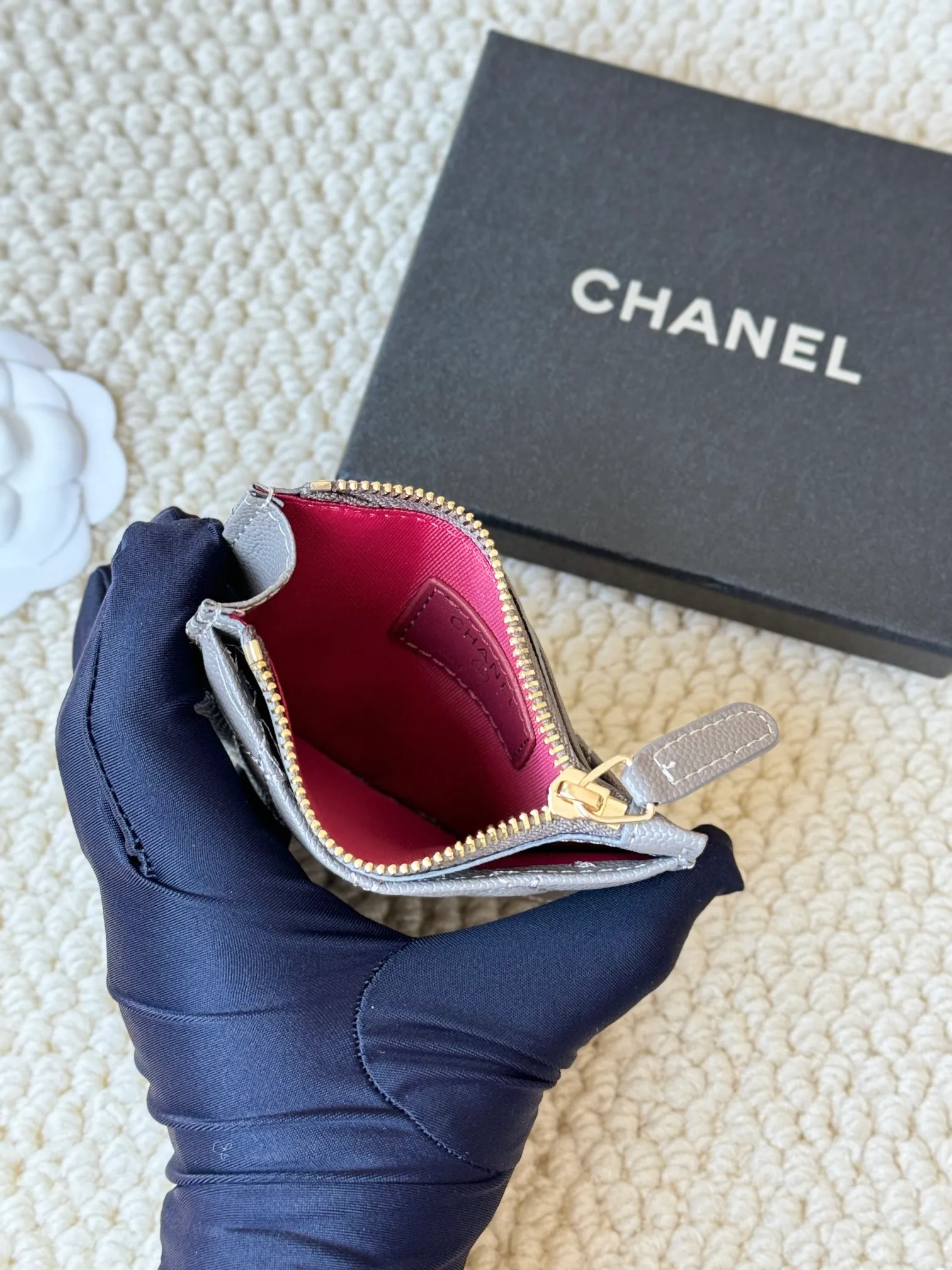 💰120 Chanel single-pull card holder can hold four cards and change, can be held in hand, can be put in the bag, easy to store, small and cute mini card holder, made of cowhide, model number A84105, size: 9x11.5cm​