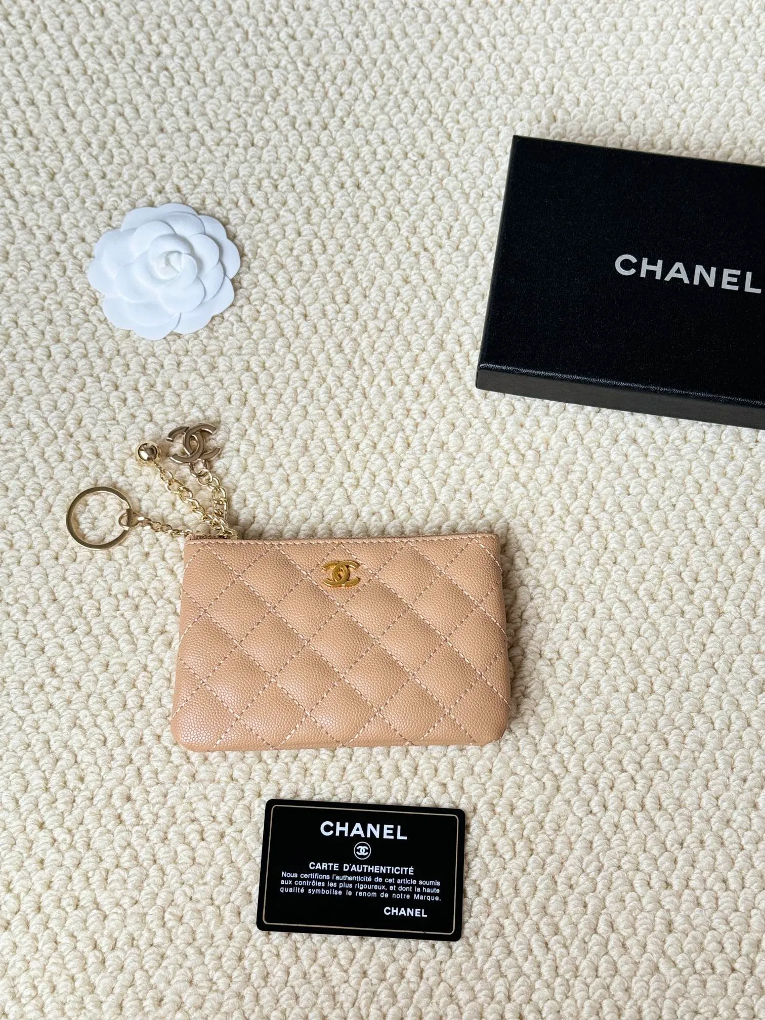 💰130 chanel cowhide caviar pendant coin purse💦 Style number: A50168 Classic small carry-on bag, one of the most practical bags in the era of mobile payment, cards, change, keys and lipstick in one package, cute, practical and connotative, nice card holder, key bag, coin purse, lipstick bag Reference size: 9.5×15×0.5cm