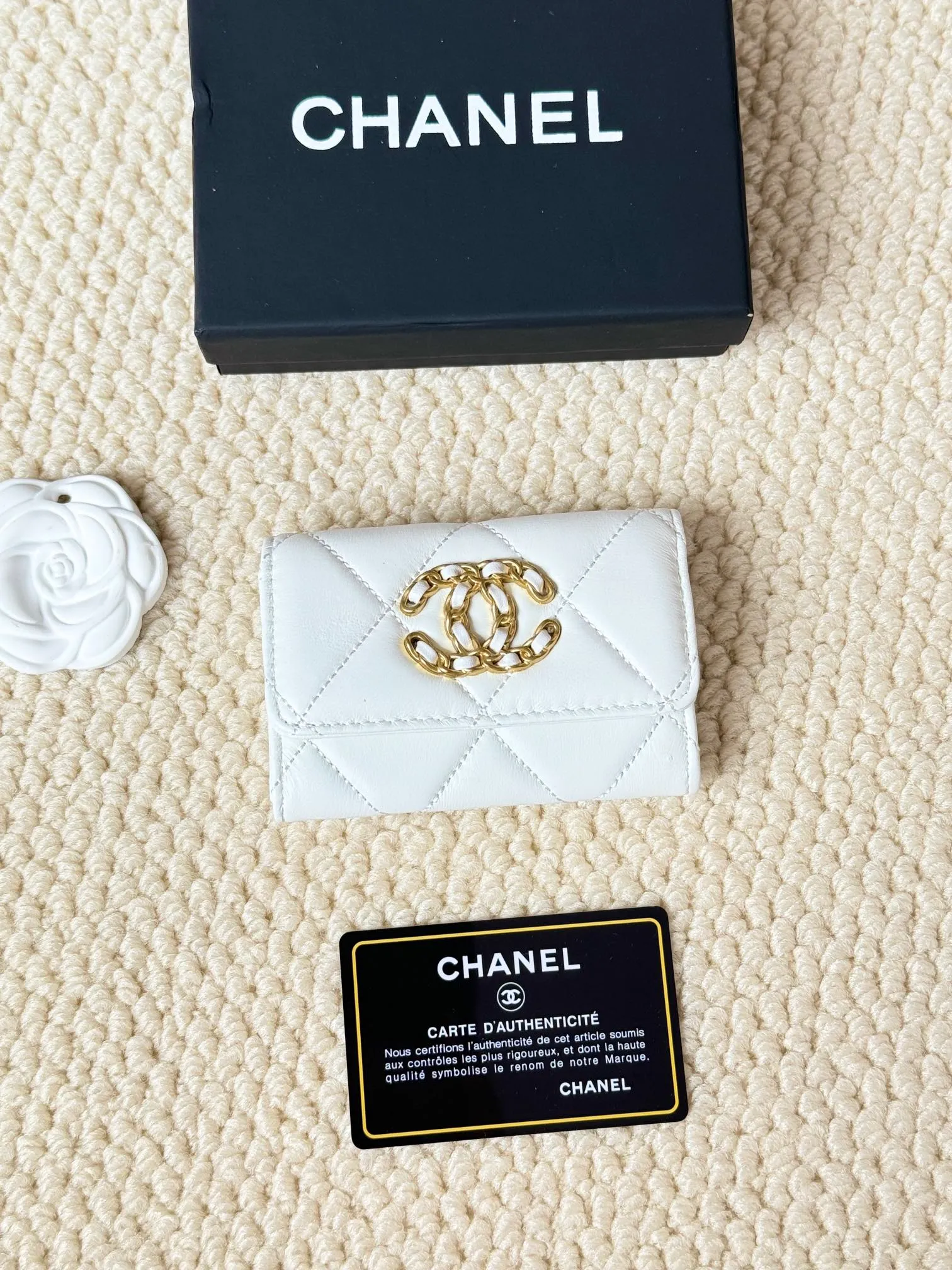 💰130 model number AP3610 CHANEL new flap coin purse. This year’s latest logo is paired with rhombus, lambskin and retro hardware... This card holder has a large capacity. It can hold about 1,000 yuan at a 20% discount of 100 yuan, and it can also hold 2.3 cards, which is very practical! Size 11*8.5*3cm