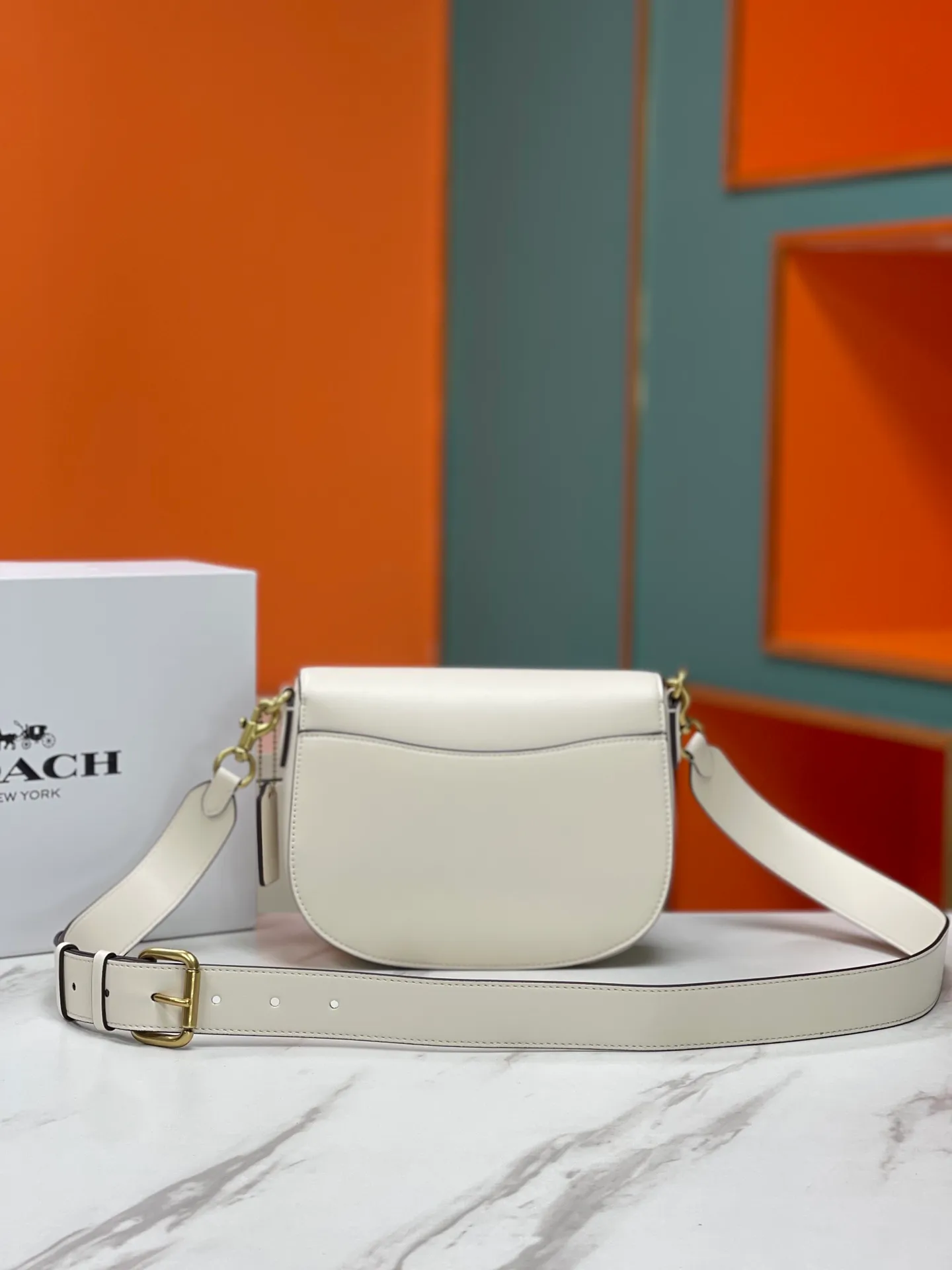 Top original order p440💰 Coach’s new counter synchronization model CM705 HARLER shoulder crossbody bag saddle bag, minimalist and casual, casual and versatile item ~ 22x17.5x6cm