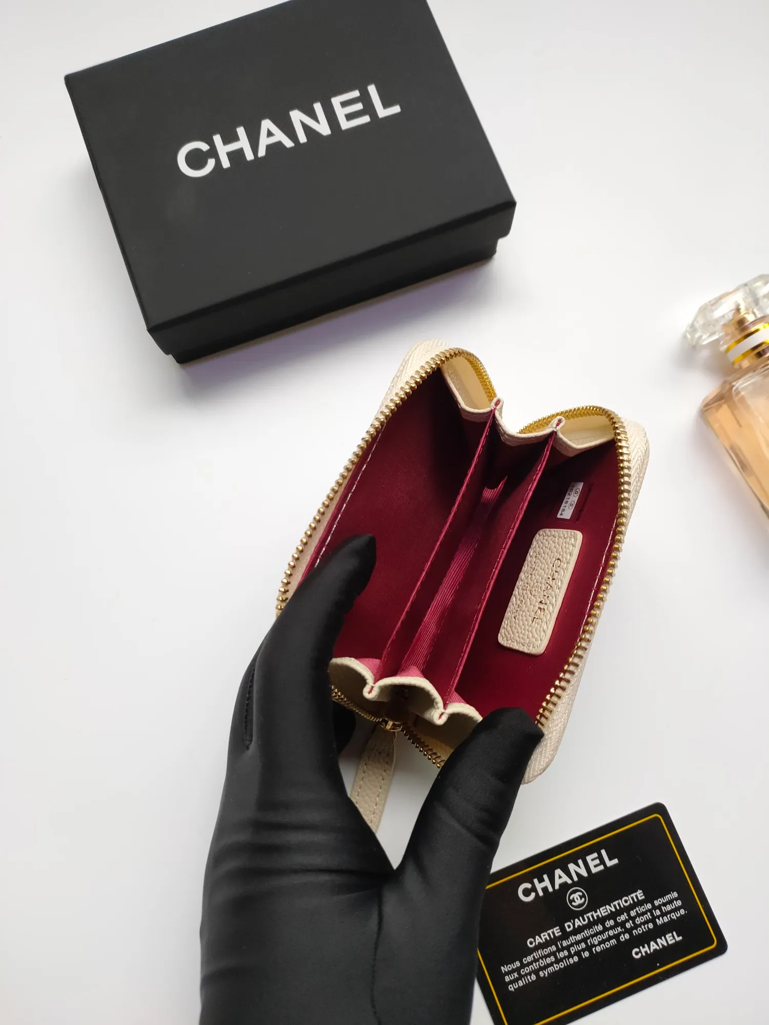 ￥110 Chanel card holder❤Coin purse️❤️Full leather inside and outside. Counter style. Impeccable workmanship details. Adhere to high quality. Style number: AP452 Size: 10x9cm