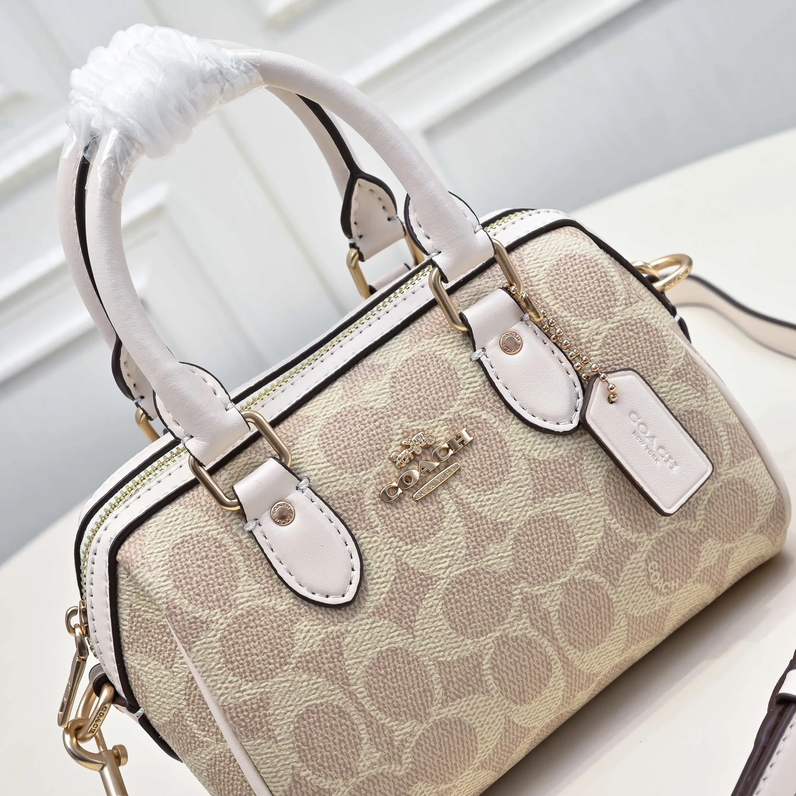 Style number: CW330 Size: 17.5*12*10cm