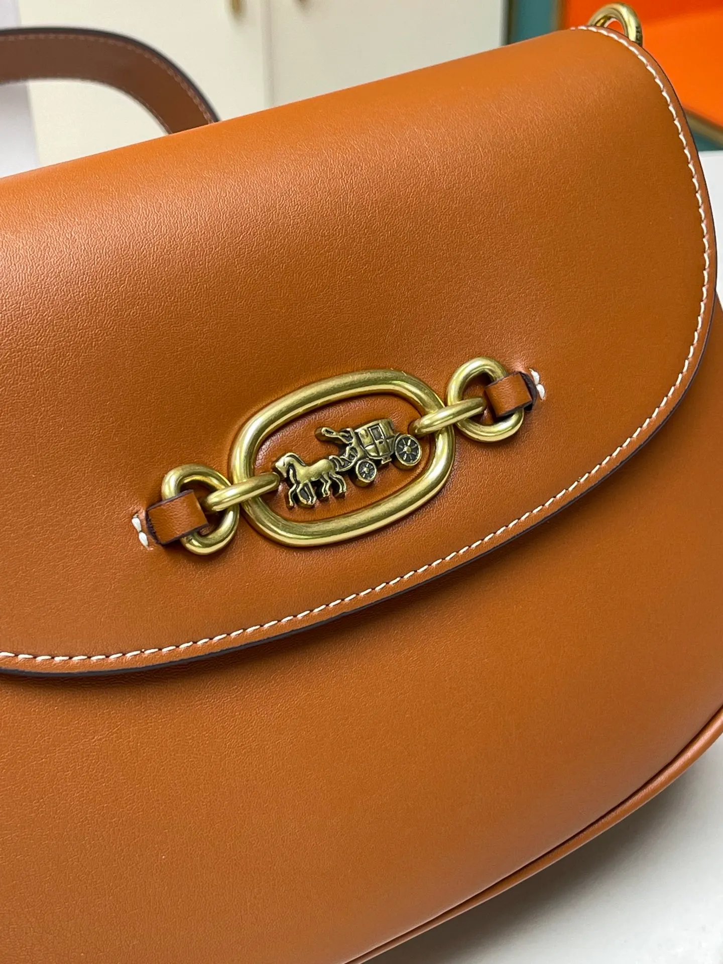Top original order batch 440💰 COACH 10🈷️New counter synchronization model CM705 HARLER shoulder crossbody bag saddle bag, minimalist and casual, casual and versatile item ~ 22x17.5x6cm