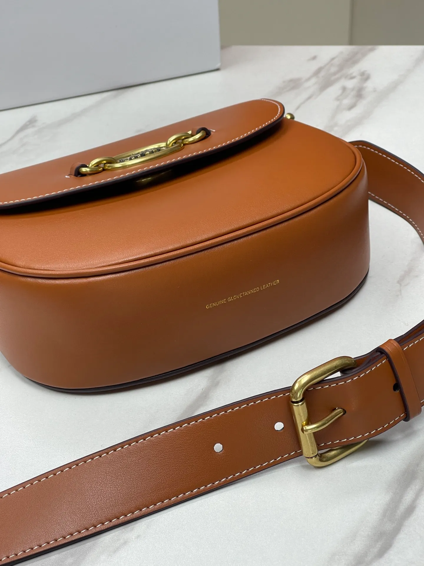 Top original order batch 440💰 COACH 10🈷️New counter synchronization model CM705 HARLER shoulder crossbody bag saddle bag, minimalist and casual, casual and versatile item ~ 22x17.5x6cm